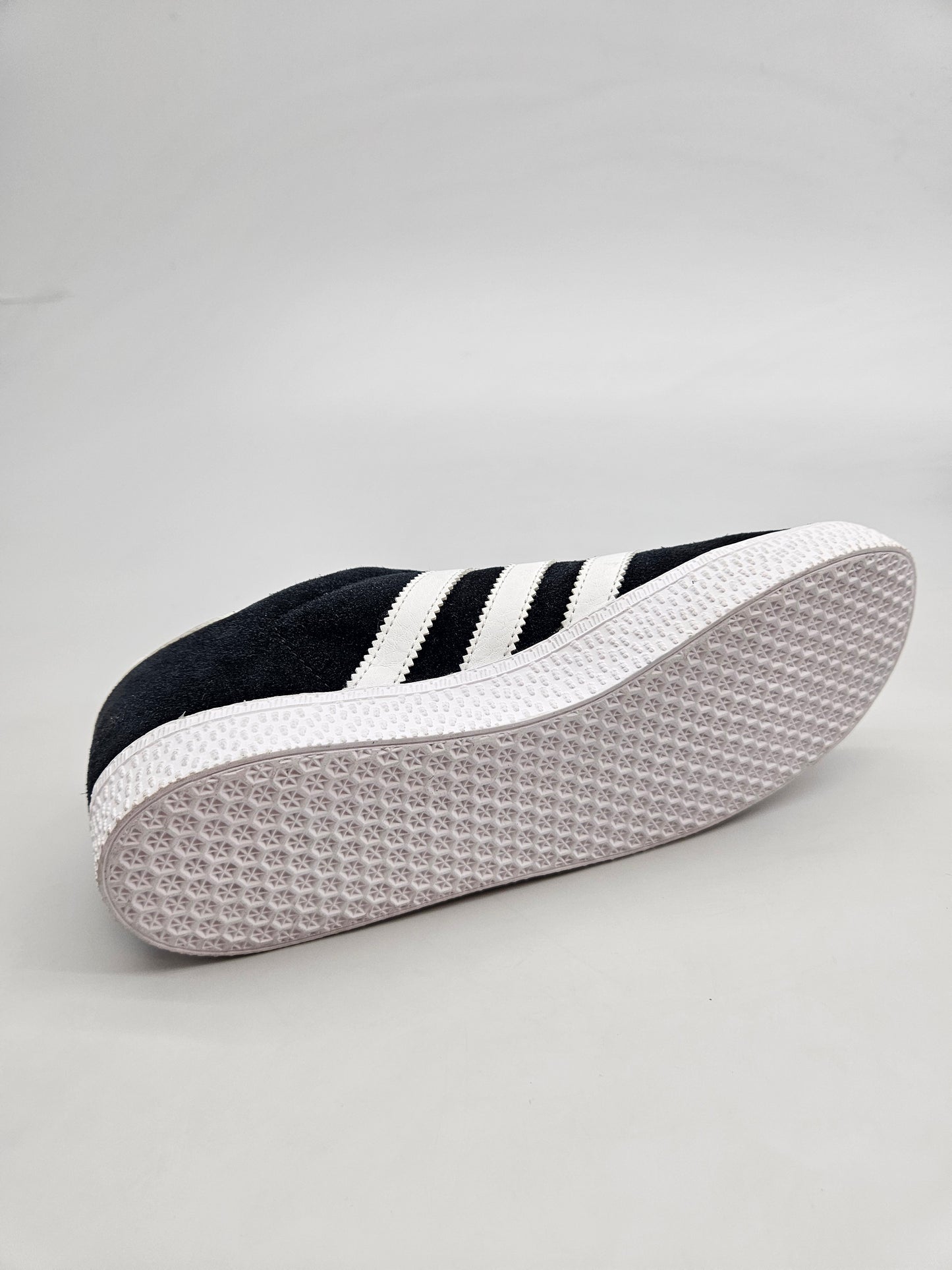 ADIDAS NOVI ORIGINAL PATIKI BR 36.5