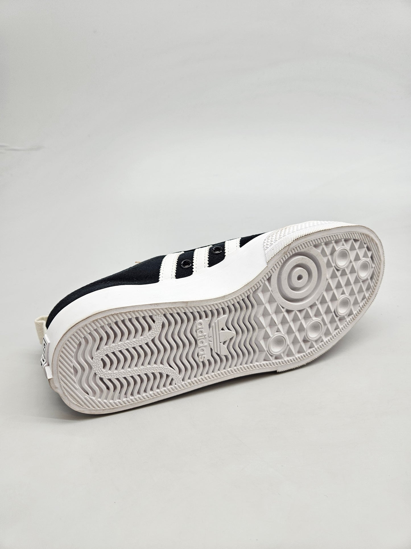 ADIDAS NOVI ORIGINAL PATIKI BR 38