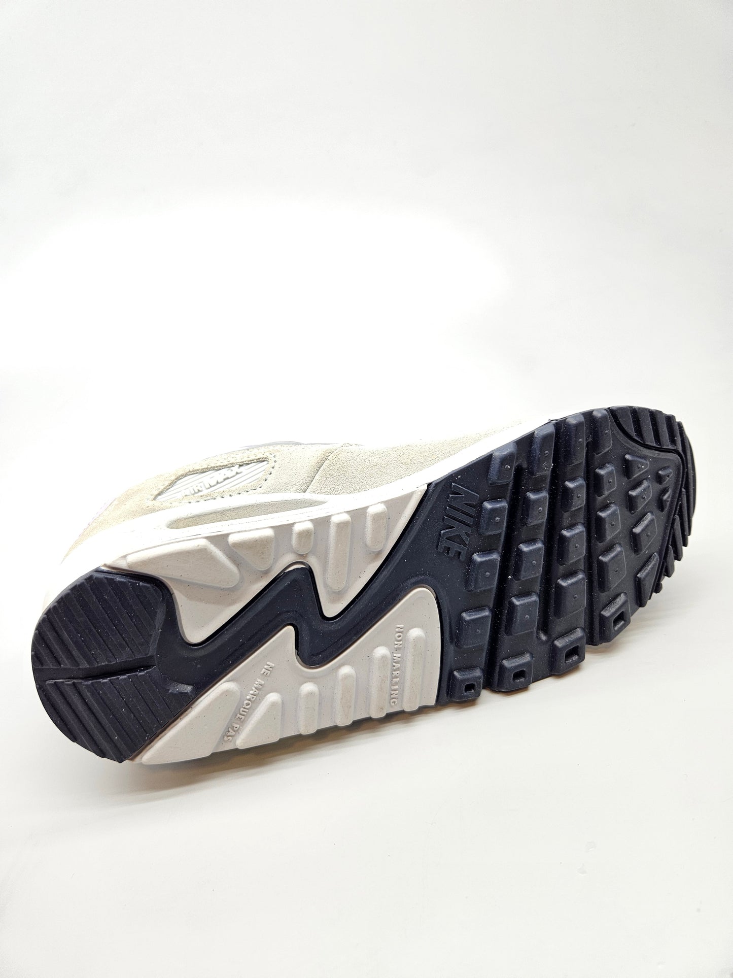 NIKE AIRMAX NOVI ORIGINAL PATIKI BR 38