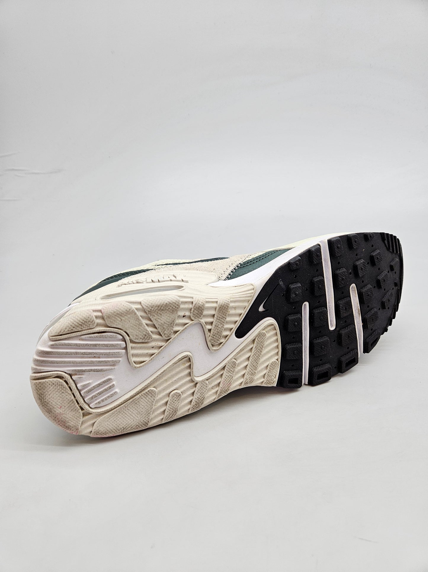 NIKE AIRMAX NOVI ORIGINAL PATIKI BR 40.5