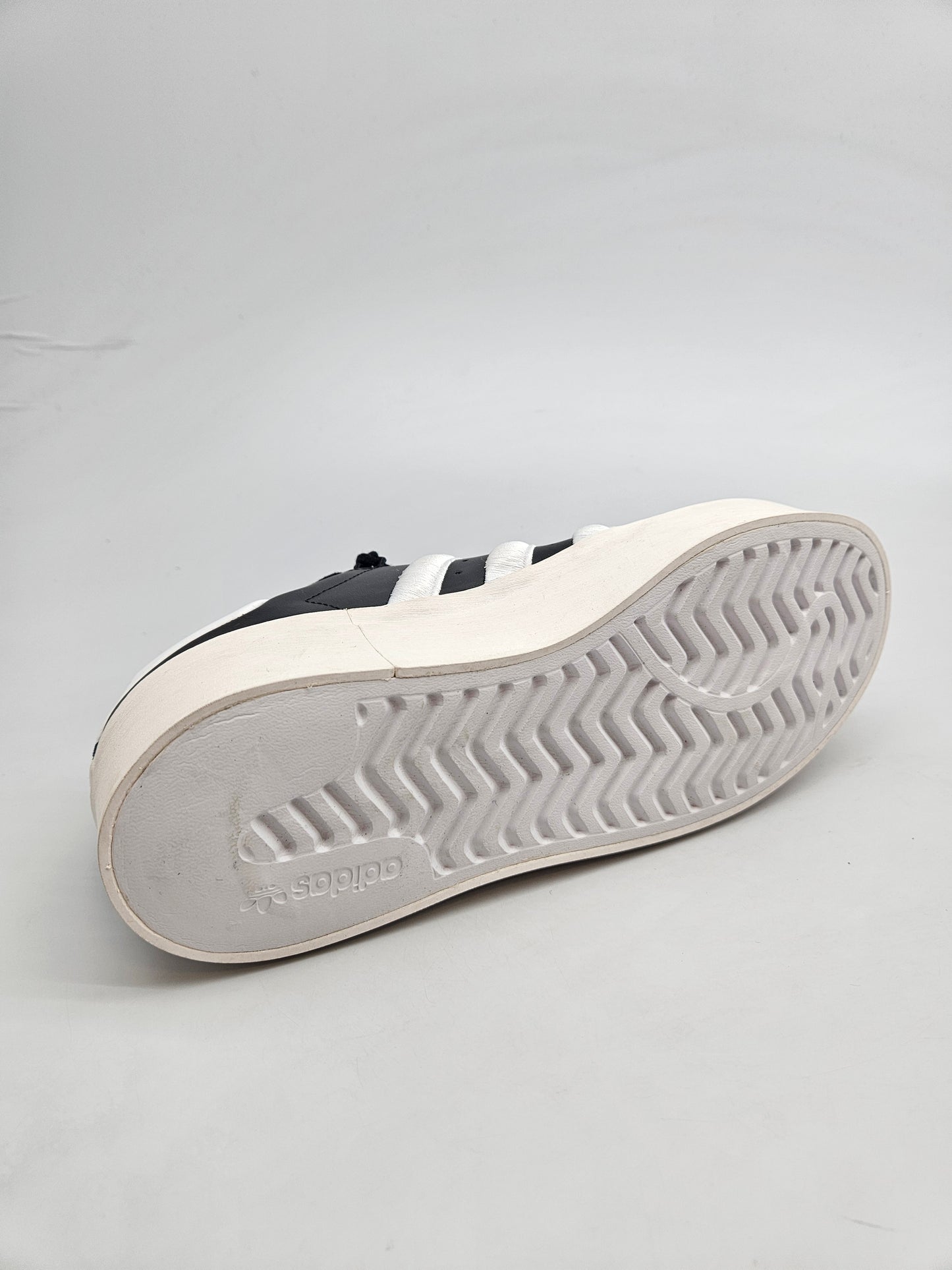 ADIDAS NOVI ORIGINAL PATIKI BR 40