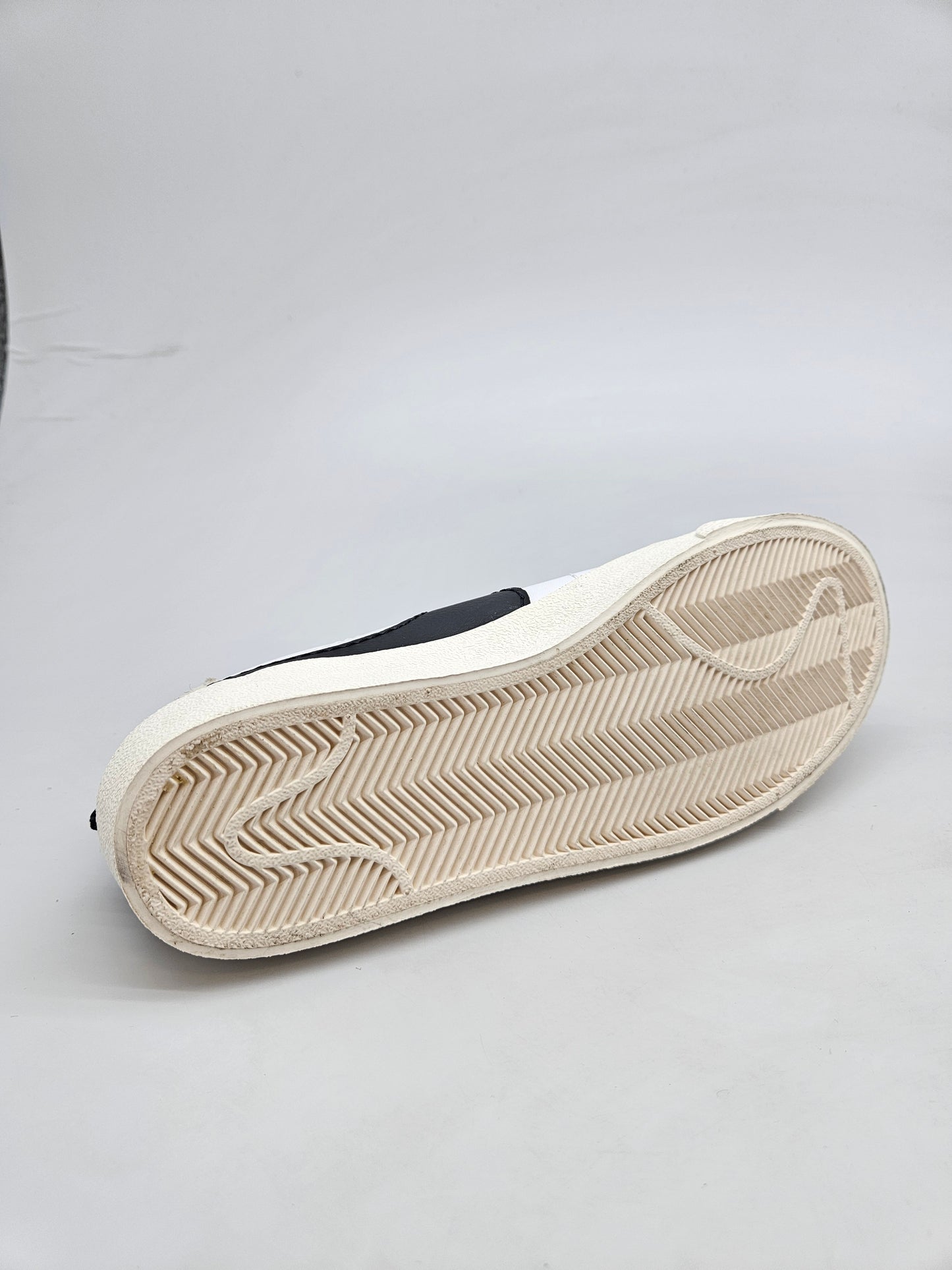 NIKE NOVI ORIGINAL PATIKI BR 38