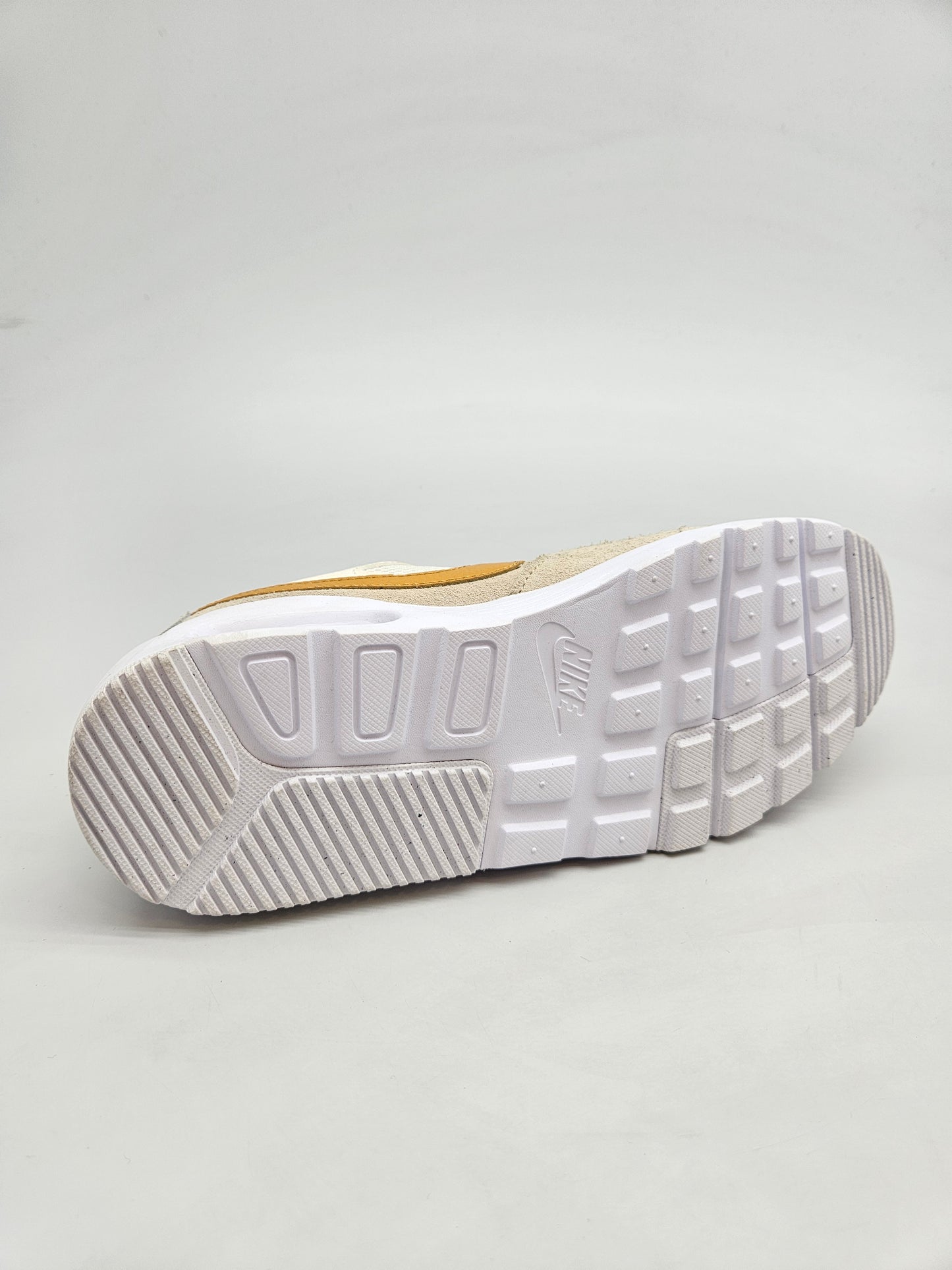NIKE AIRMAX NOVI ORIGINAL PATIKI BR 38.5