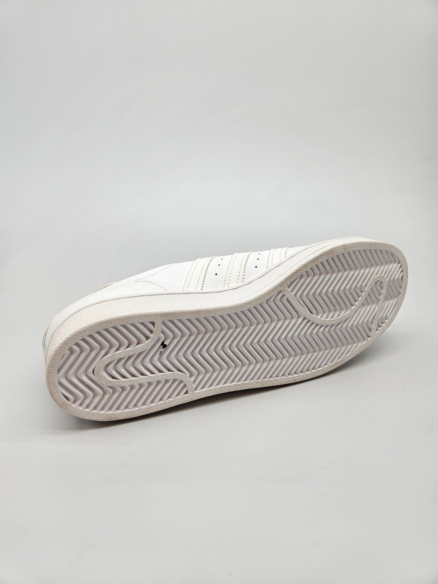 ADIDAS NOVI ORIGINAL PATIKI BR 40.5