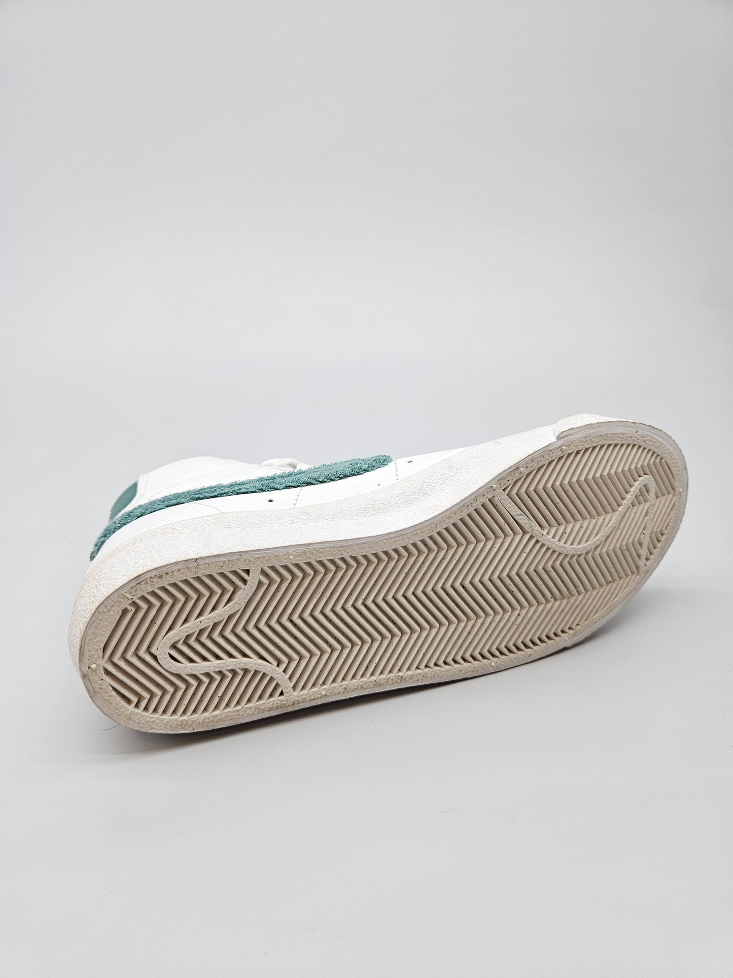 NIKE NOVI ORIGINAL PATIKI BR 35.5