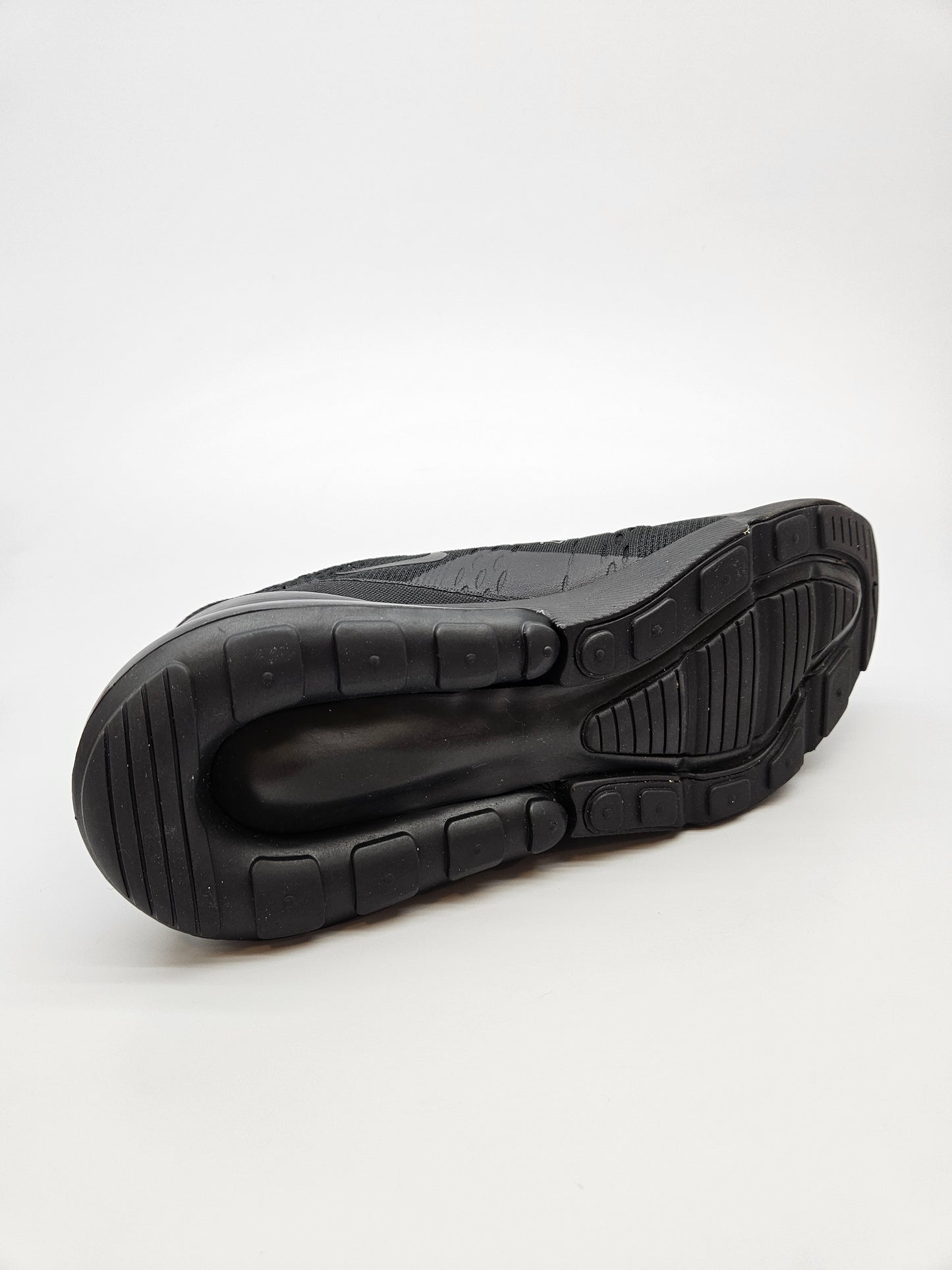 NIKE AIRMAX NOVI ORIGINAL PATIKI BR 39
