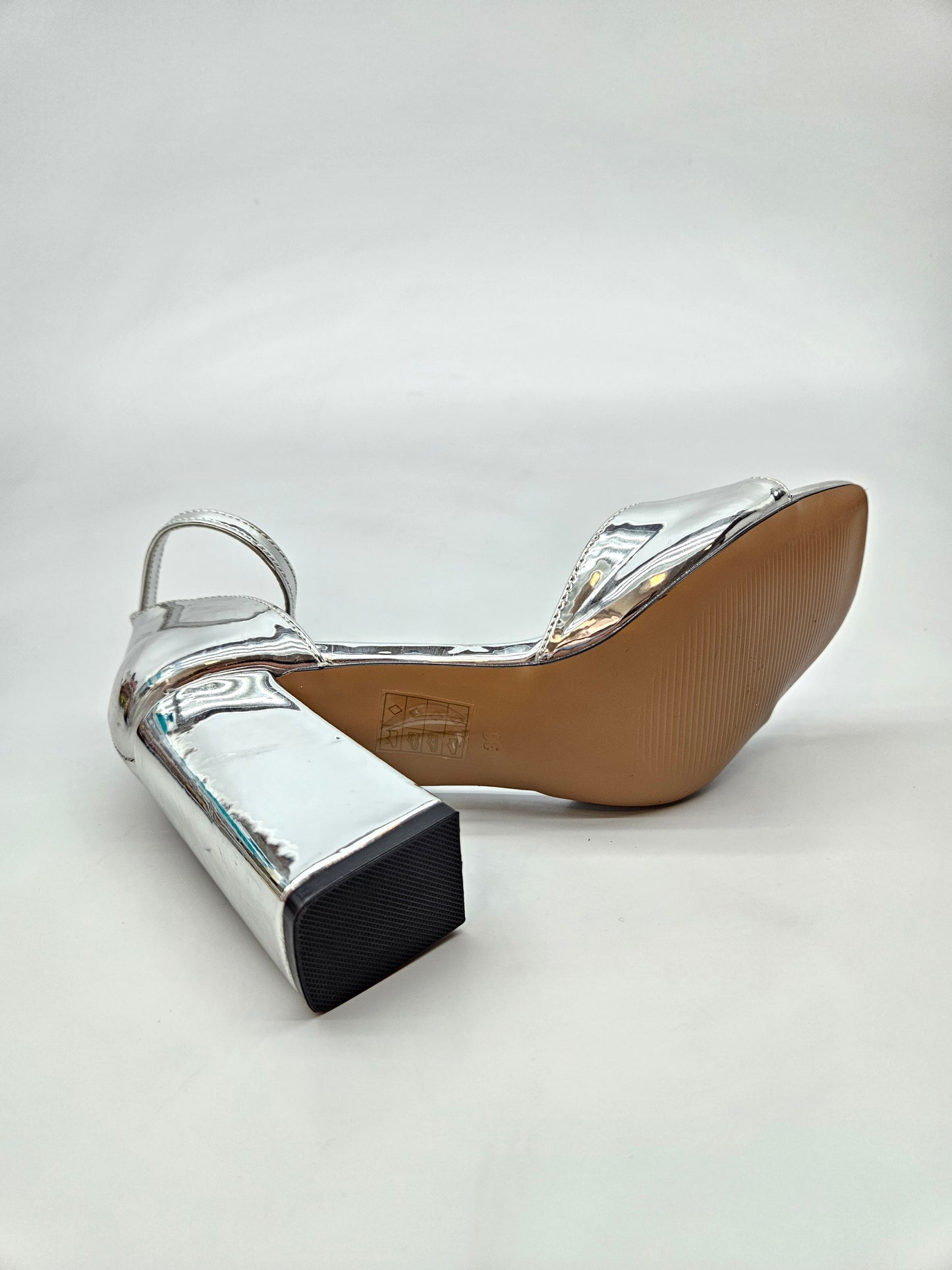 ONLY NOVI ORIGINAL SANDALI BR 36