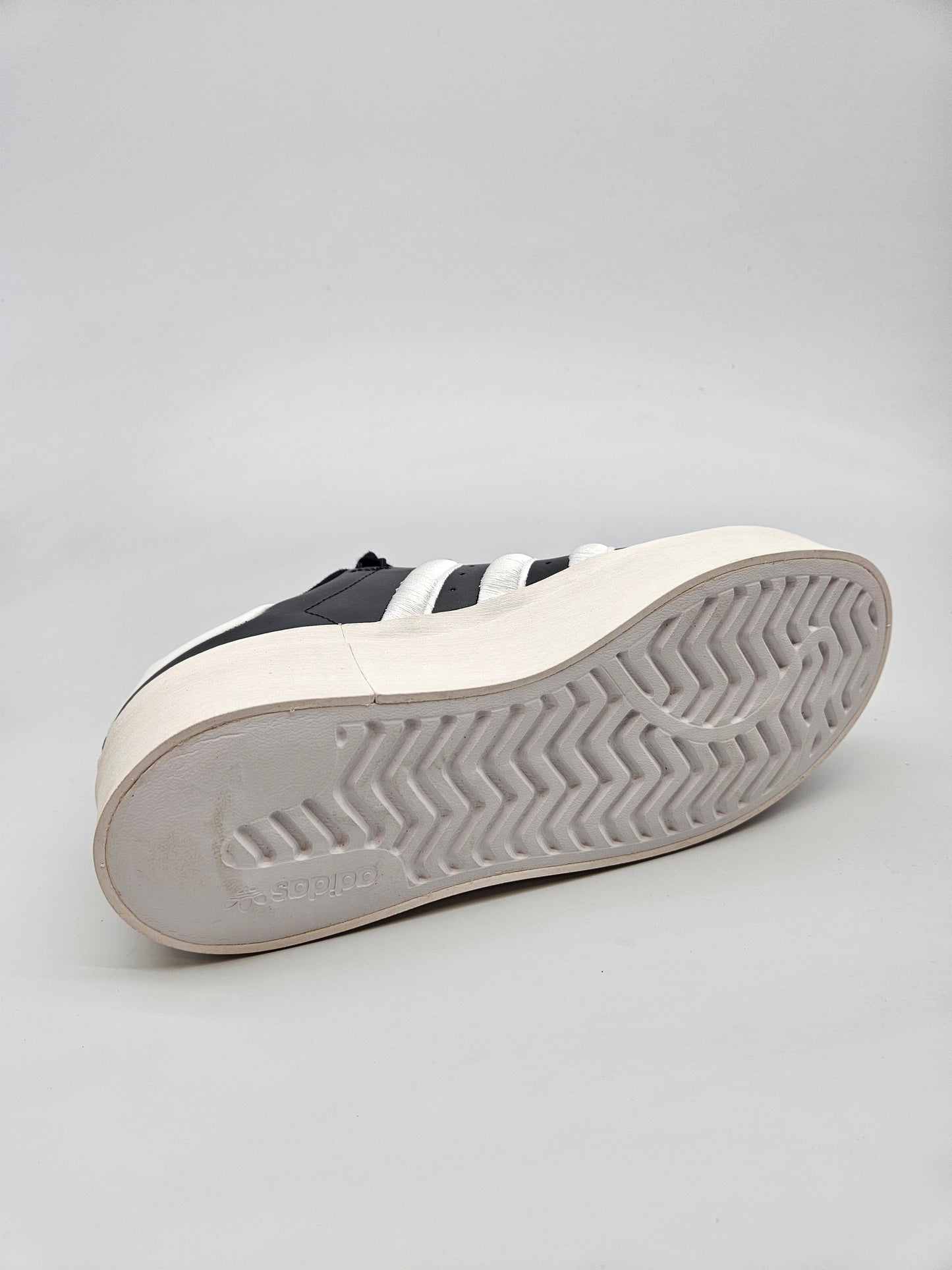 ADIDAS NOVI ORIGINAL PATIKI BR 40