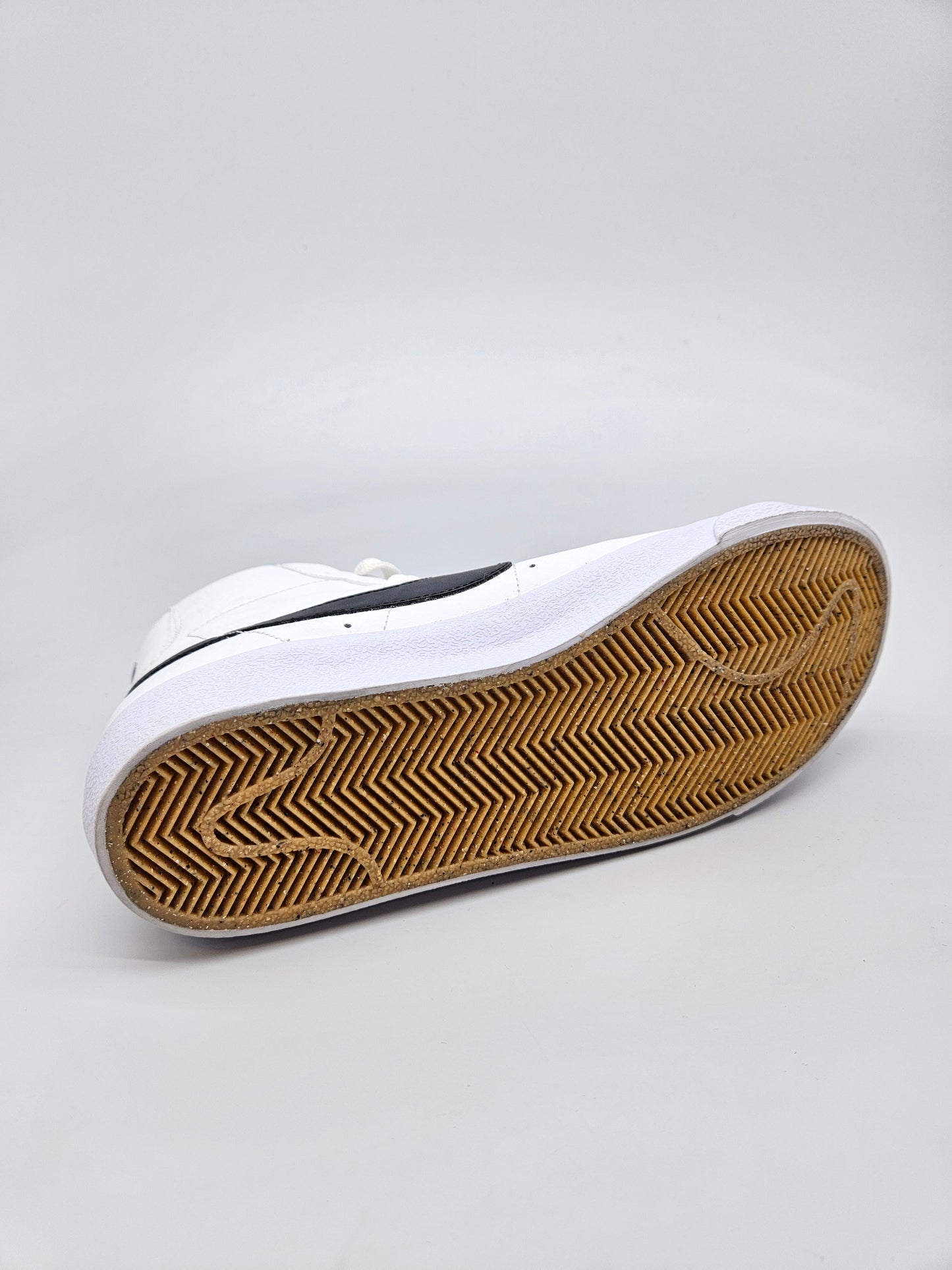 NIKE NOVI ORIGINAL PATIKI BR 38.5