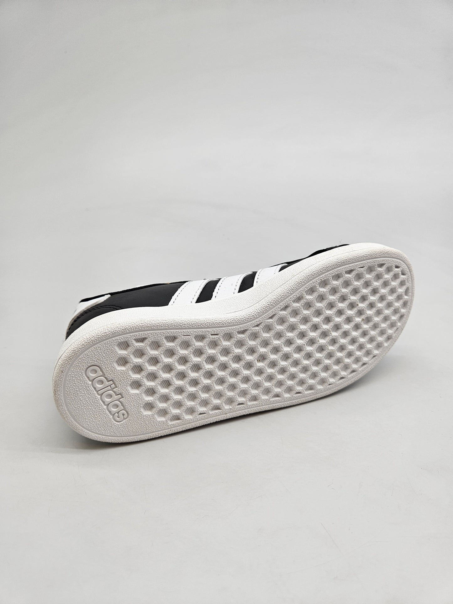 ADIDAS NOVI ORIGINAL PATIKI BR 28
