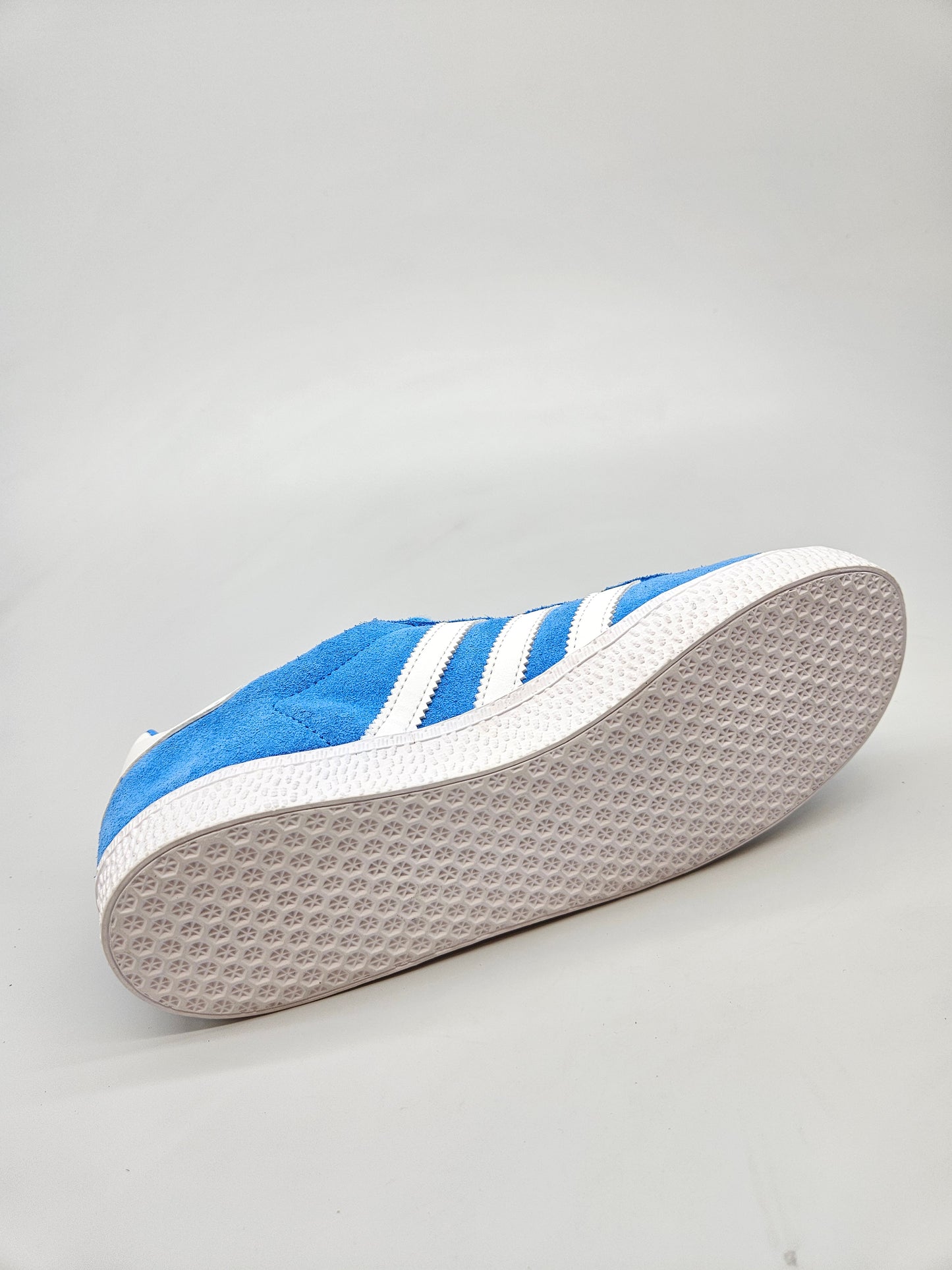 ADIDAS GAZZELE NOVI ORIGINAL PATIKI BR 38