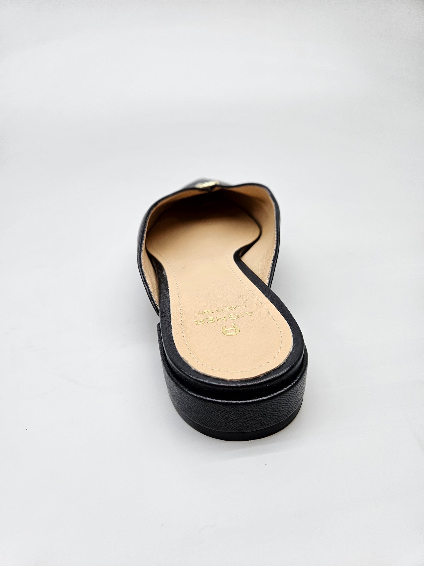 AIGNER ORIGINAL KOZNI SANDALI BR 38