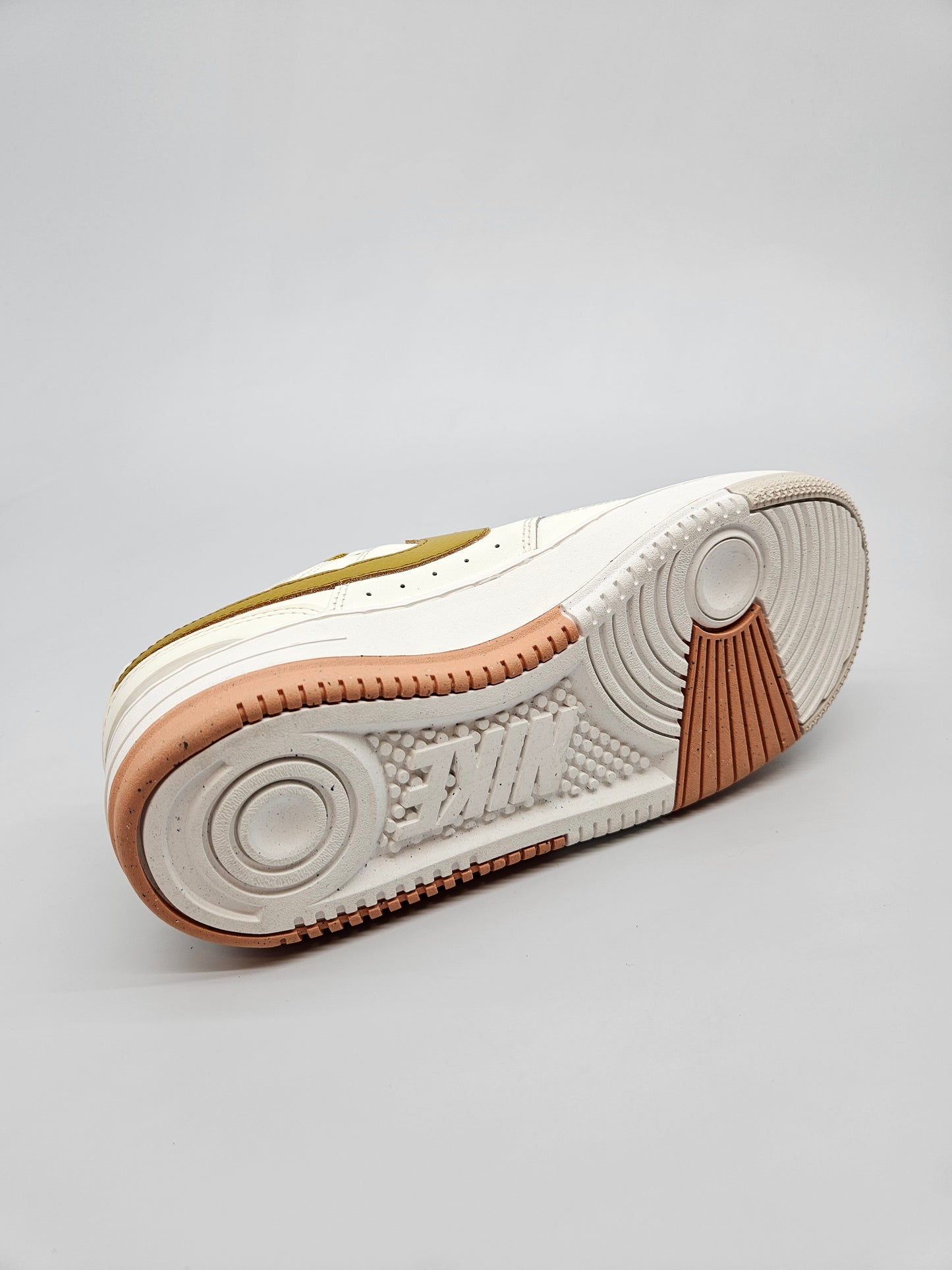 NIKE NOVI ORIGINAL PATIKI BR 38