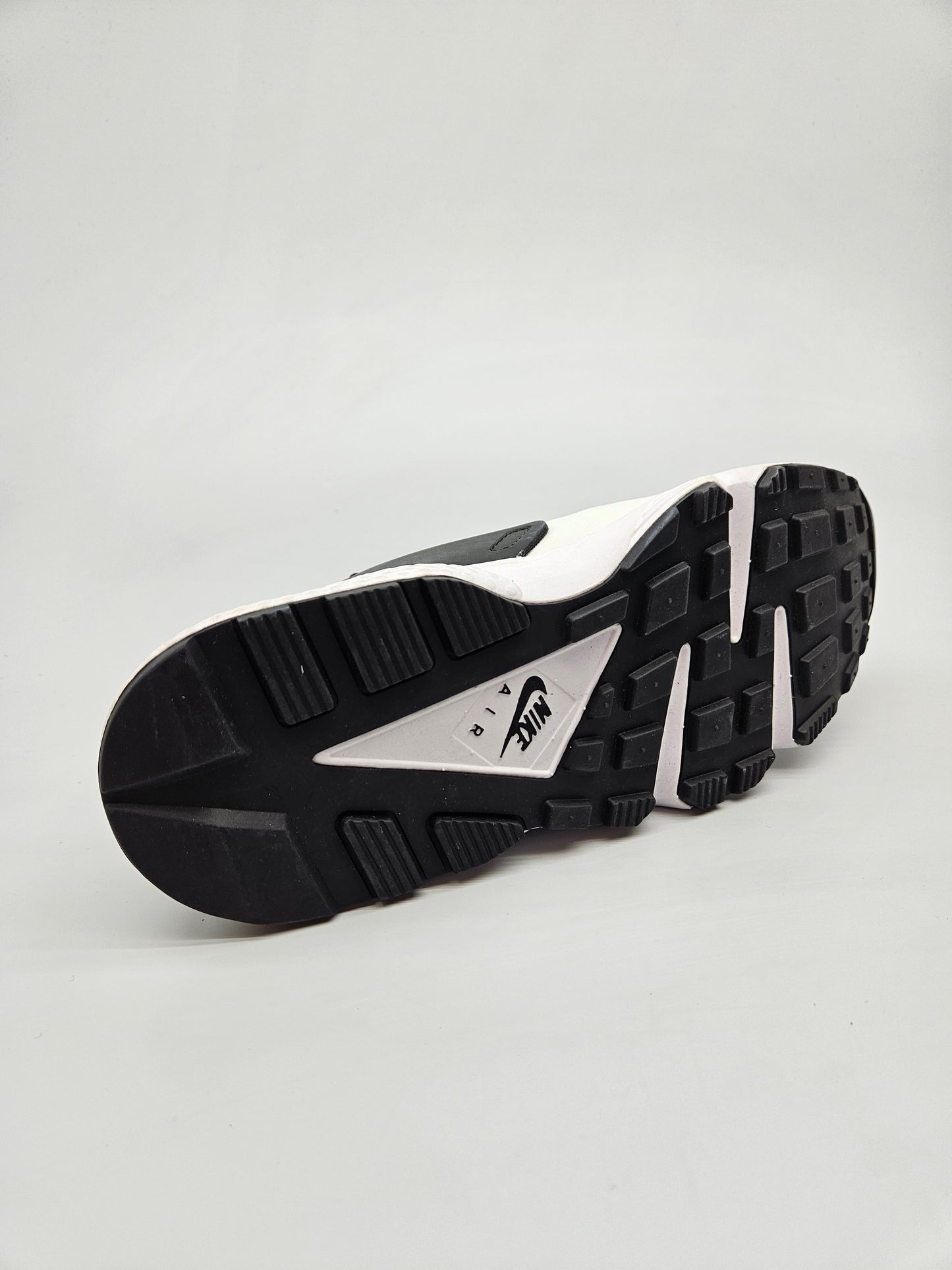 NIKE NOVI ORIGINAL PATIKI BR 40.5