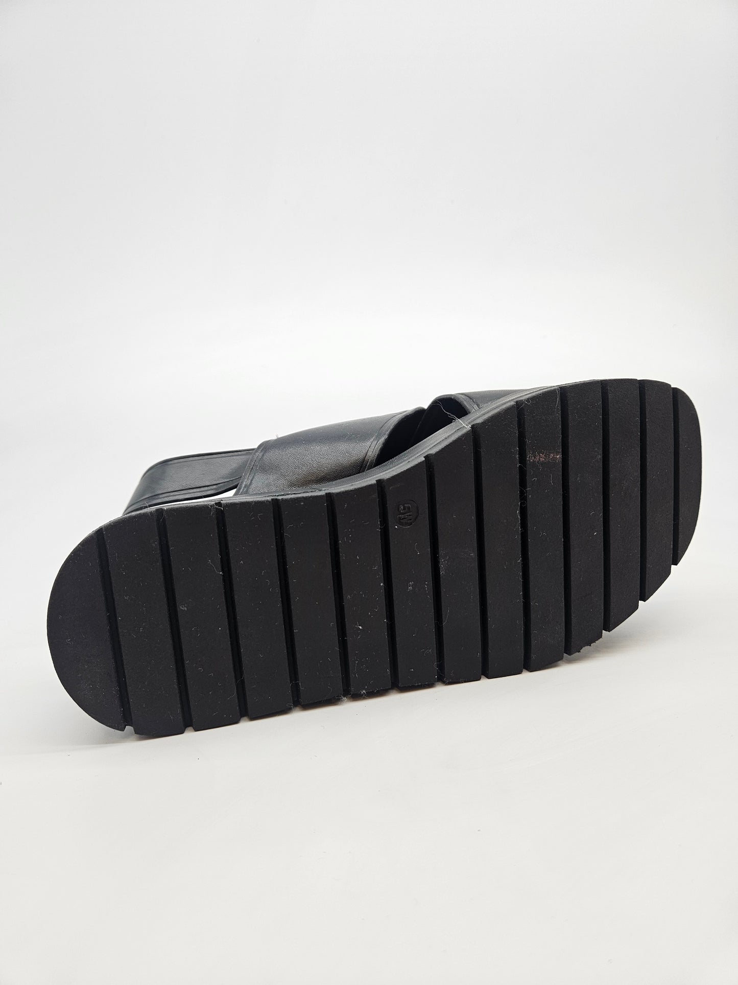 ORIGINAL KOZNI SANDALI BR 38.5