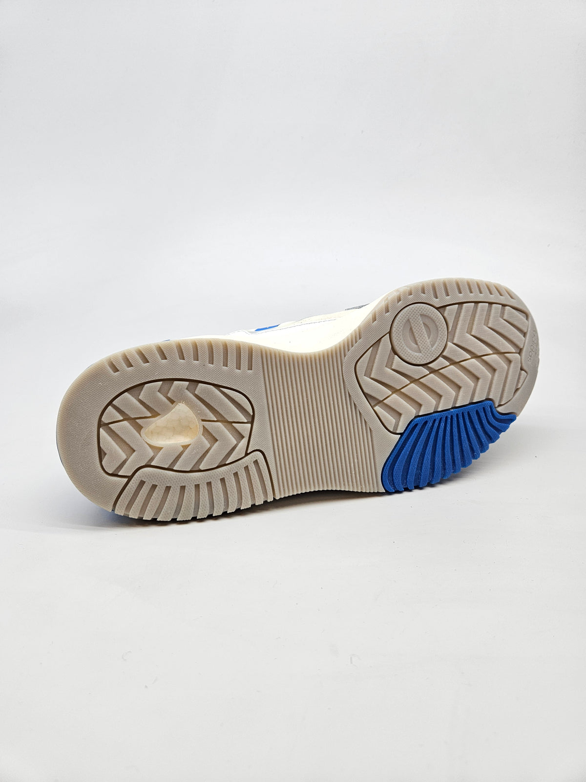 ADIDAS NOVI ORIGINAL PATIKI BR 39