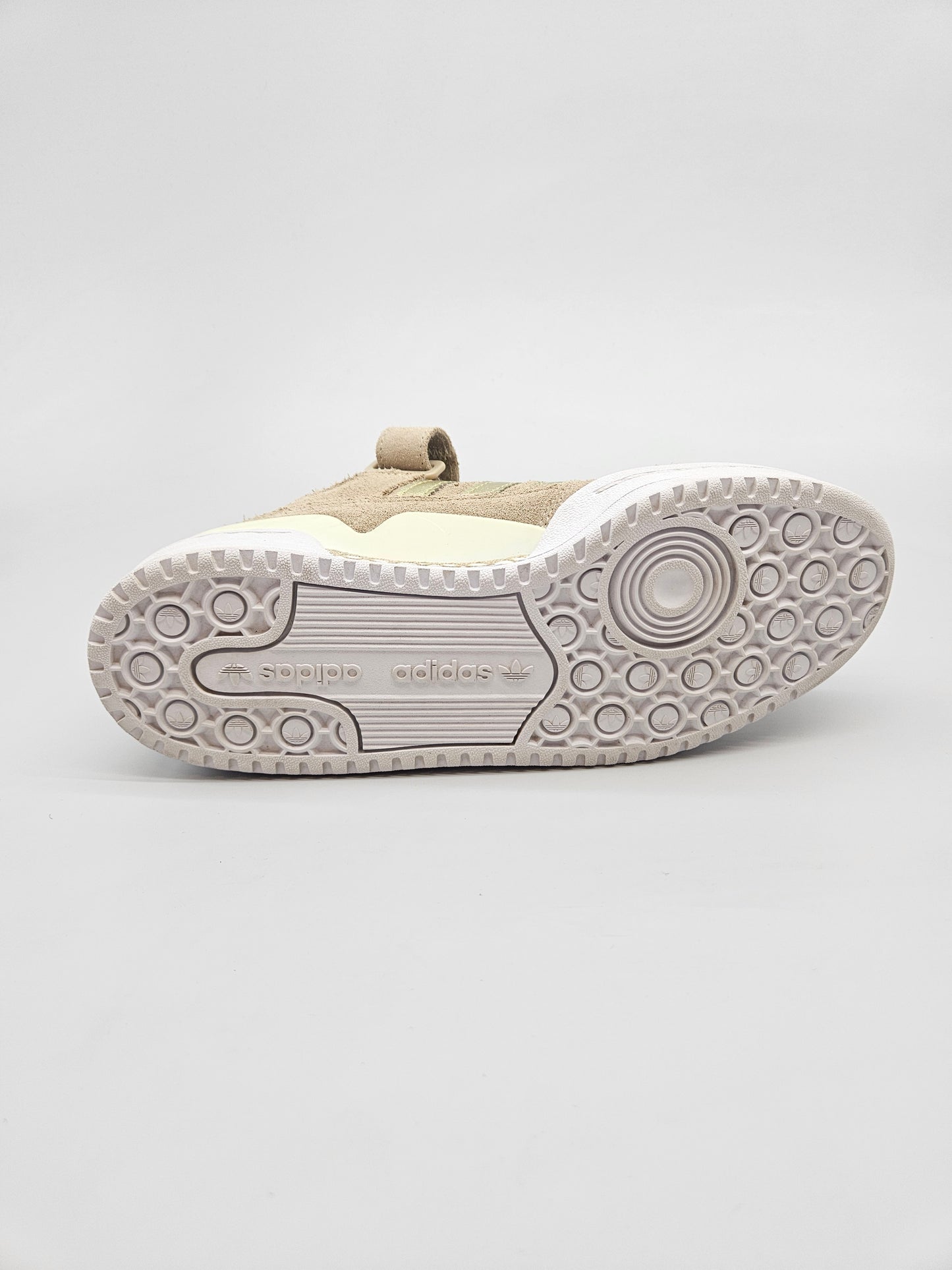 ADIDAS NOVI ORIGINAL PATIKI BR 40