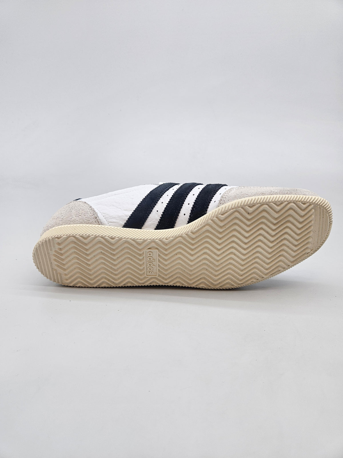 ADIDAS NOVI ORIGINAL PATIKI BR 40