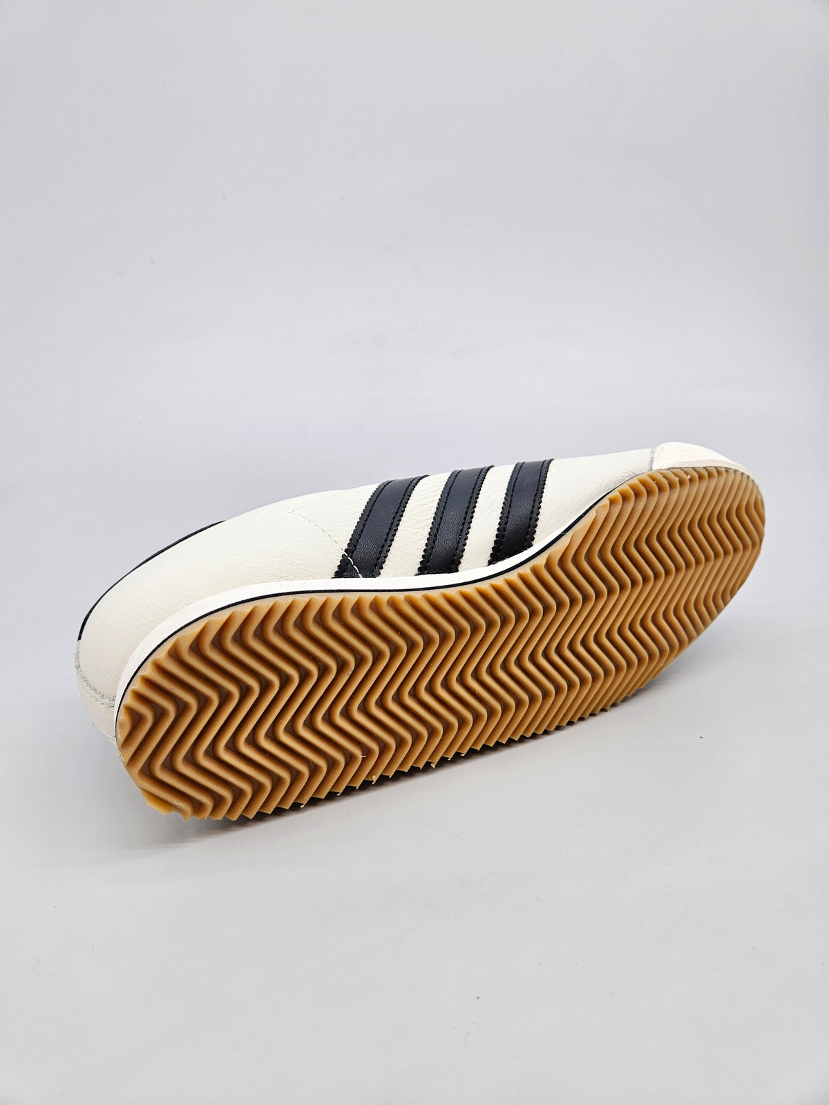 ADIDAS NOVI ORIGINAL PATIKI BR 40