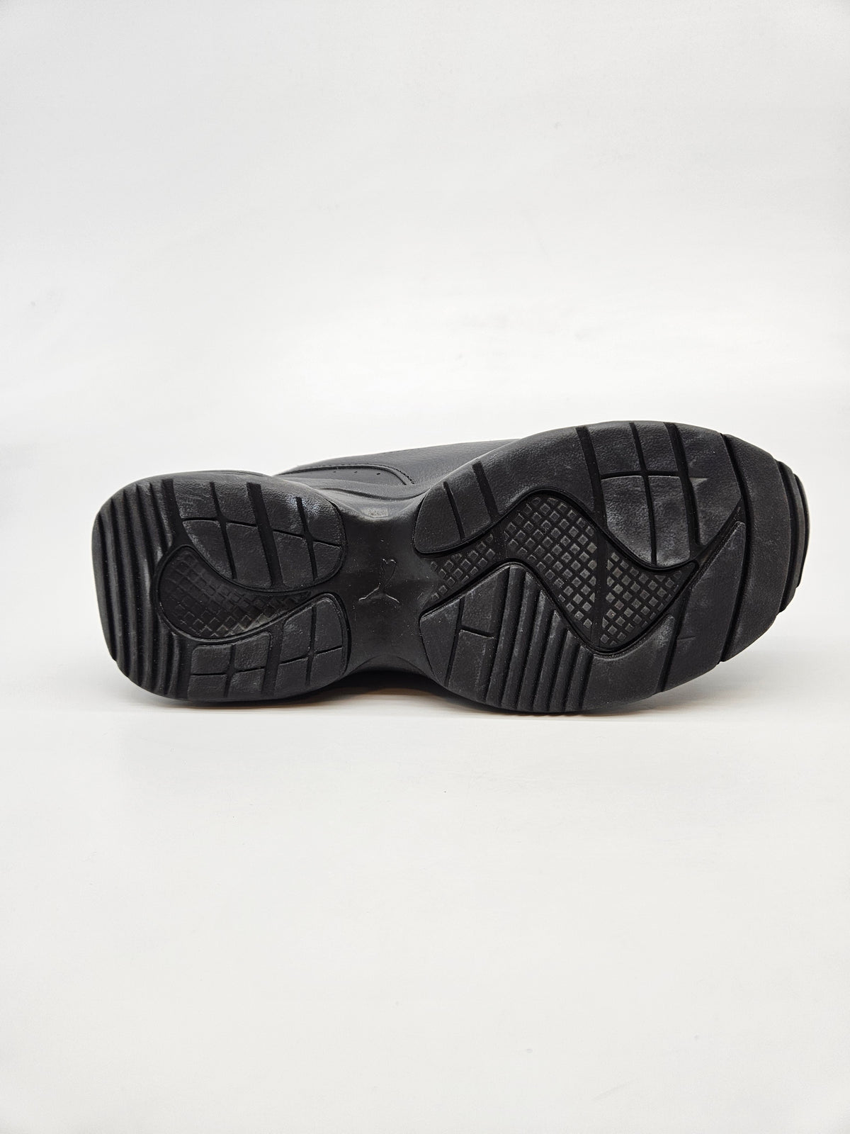 PUMA NOVI ORIGINAL PATIKI BR 37