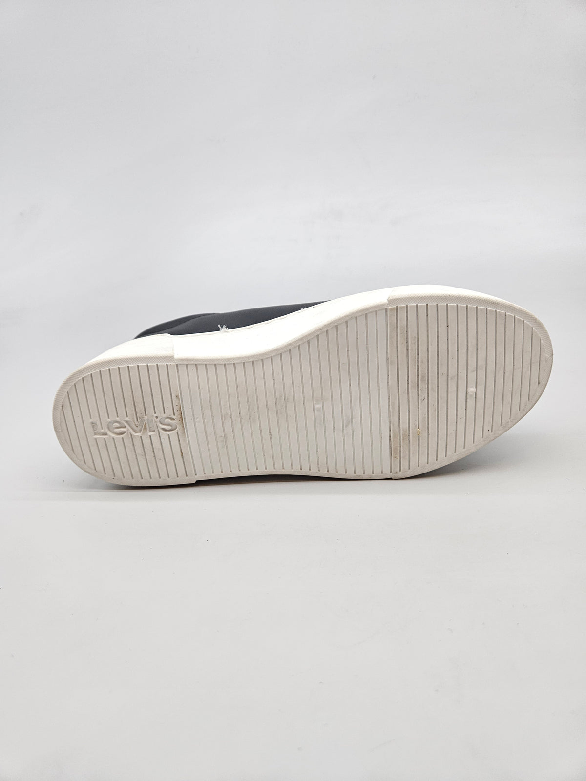 LEVIS NOVI ORIGINAL PATIKI BR 37