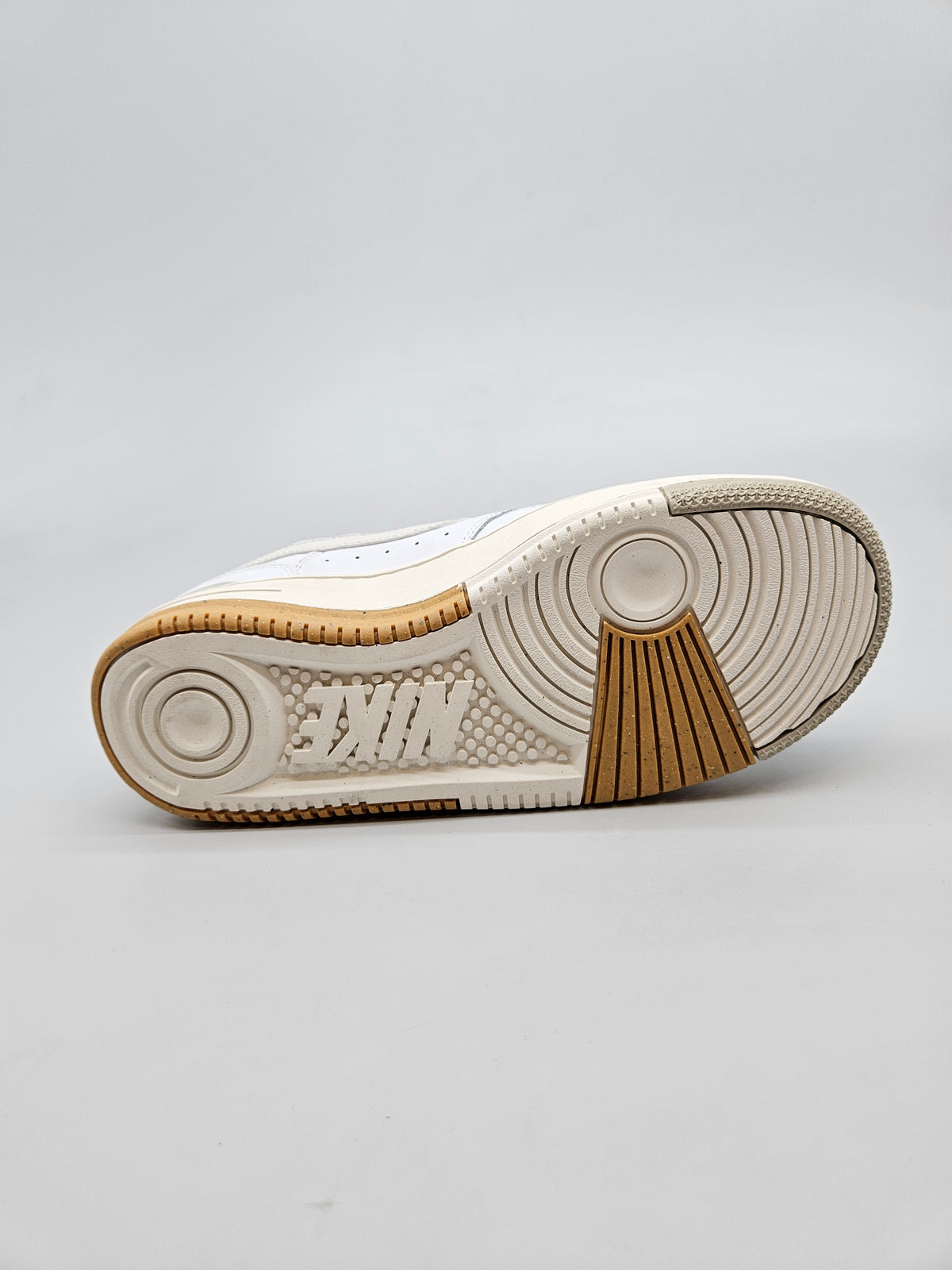 NIKE NOVI ORIGINAL PATIKI BR 39