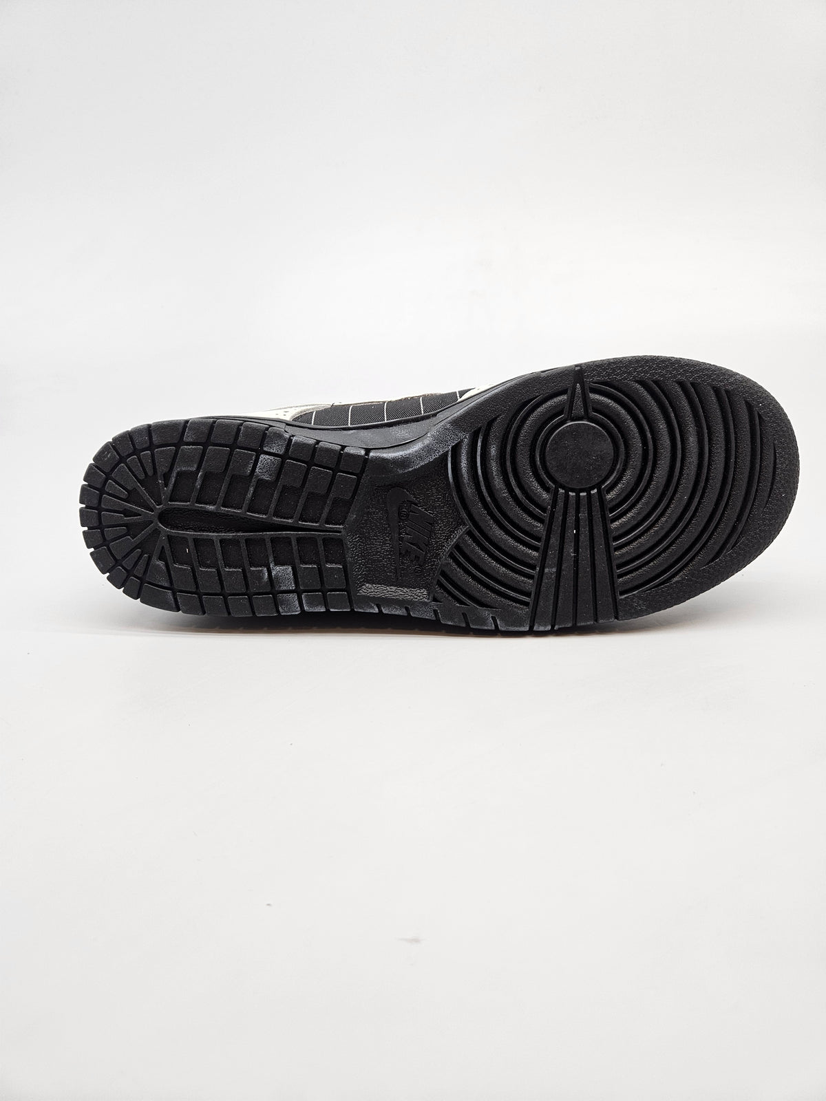 NIKE NOVI ORIGINAL PATIKI BR 41