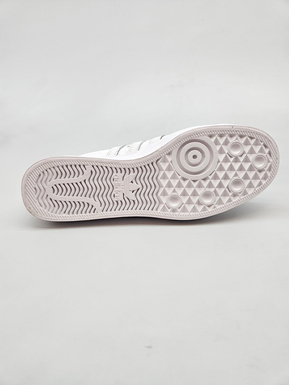 ADIDAS NOVI ORIGINAL PATIKI BR 43