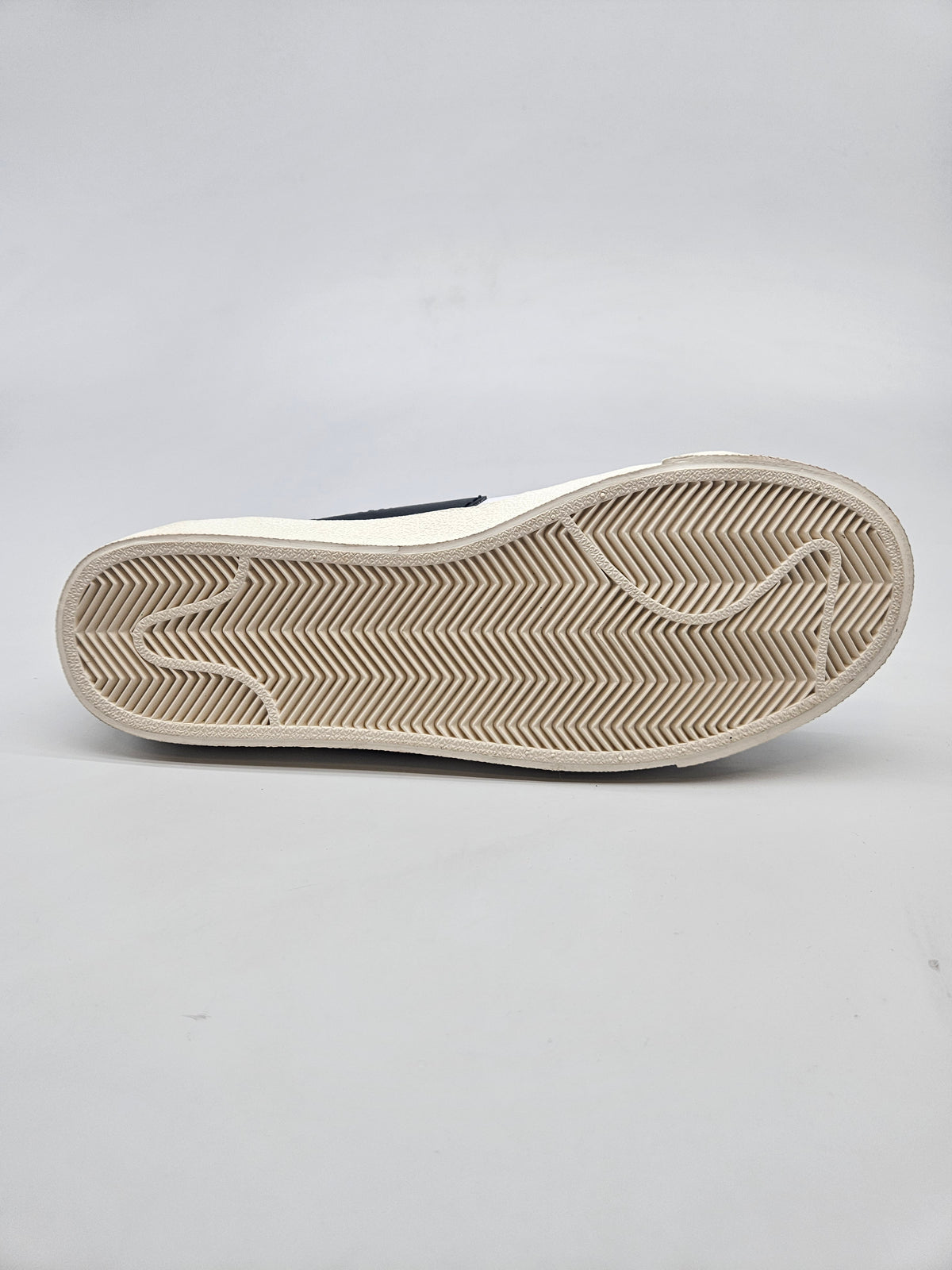 NIKE NOVI ORIGINAL PATIKI BR 40