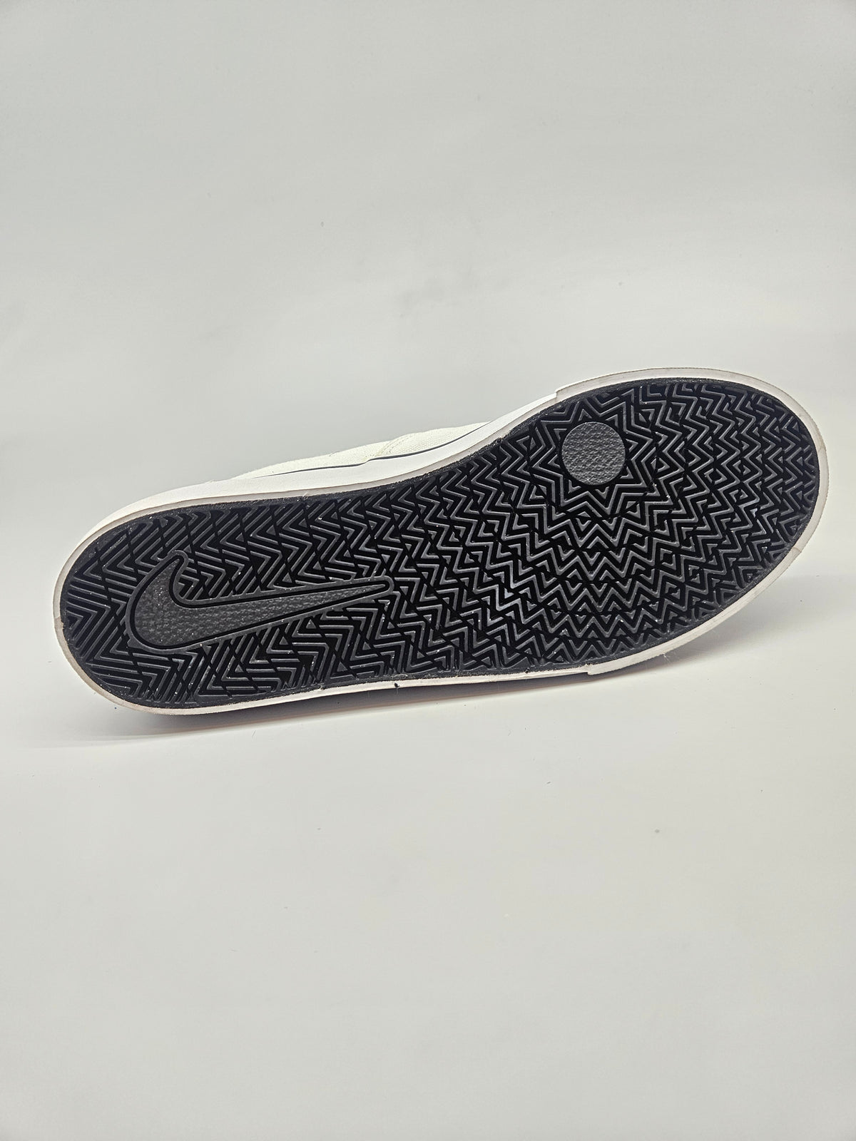 NIKE NOVI ORIGINAL PATIKI BR 43