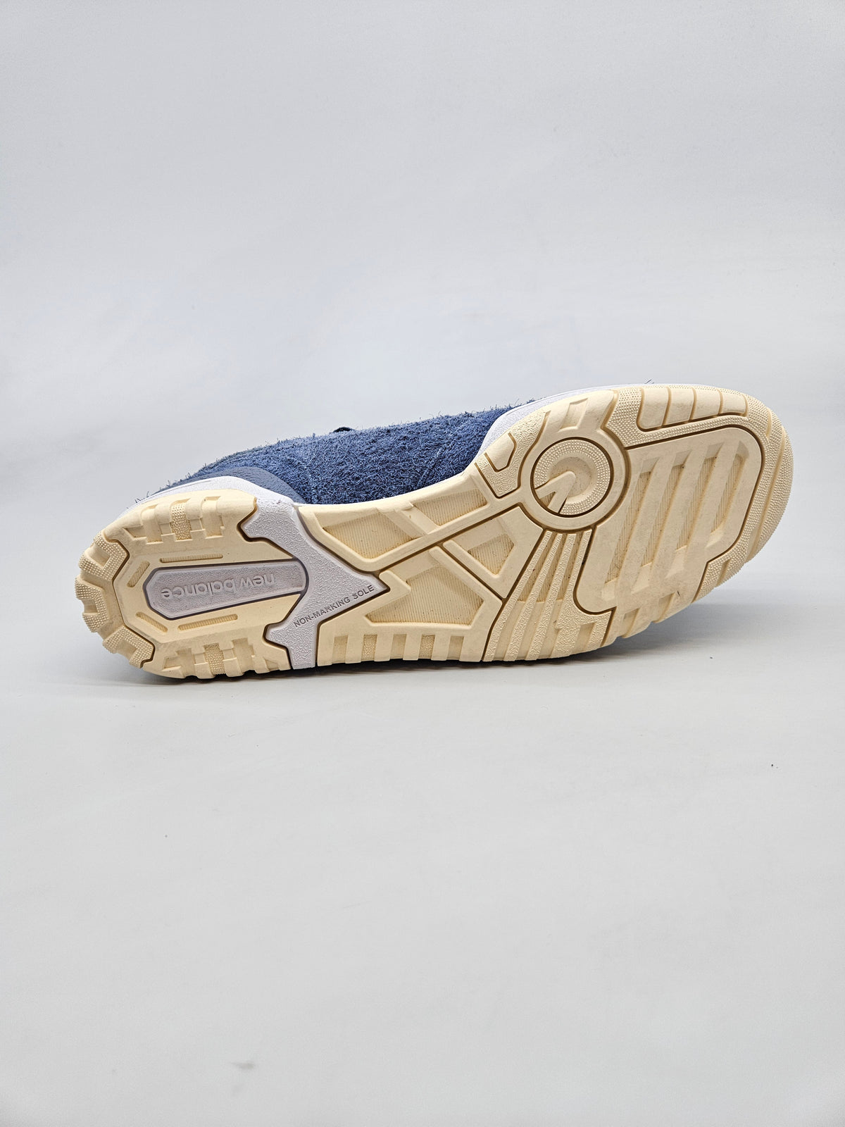 NEW BALANCE NOVI ORIGINAL PATIKI BR 42.5