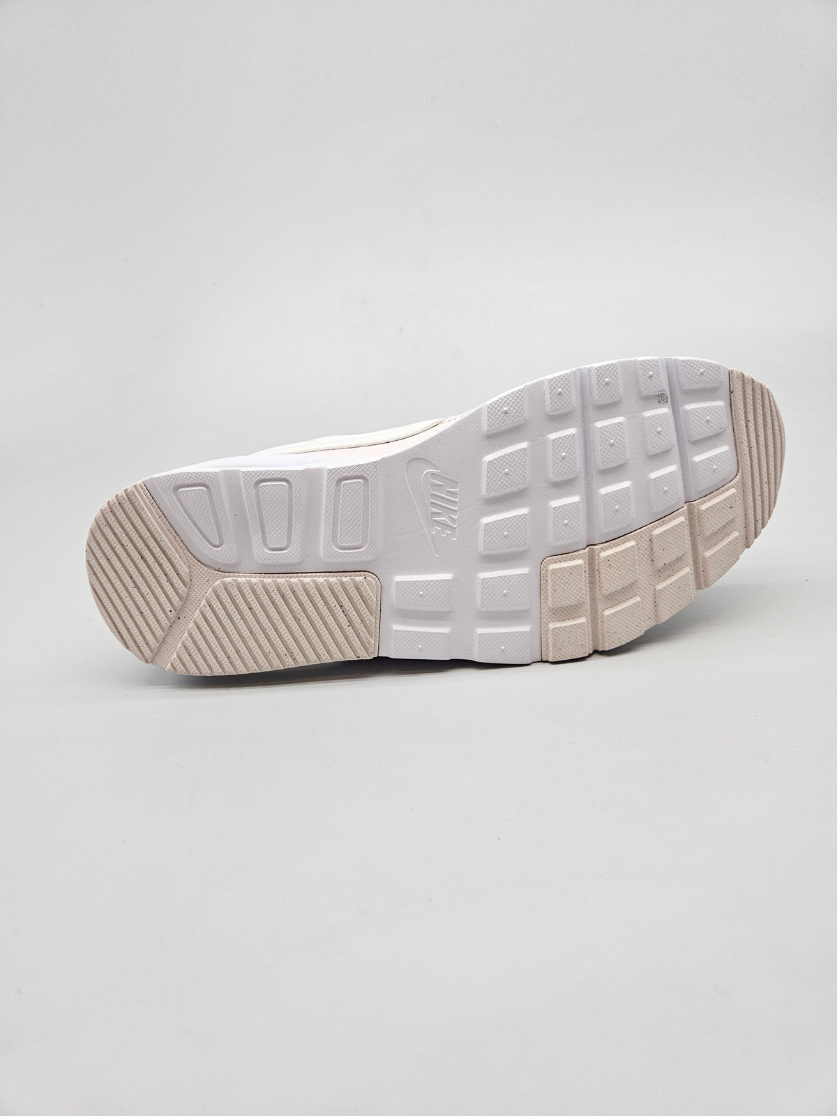 NIKE AIRMAX NOVI ORIGINAL PATIKI BR 38
