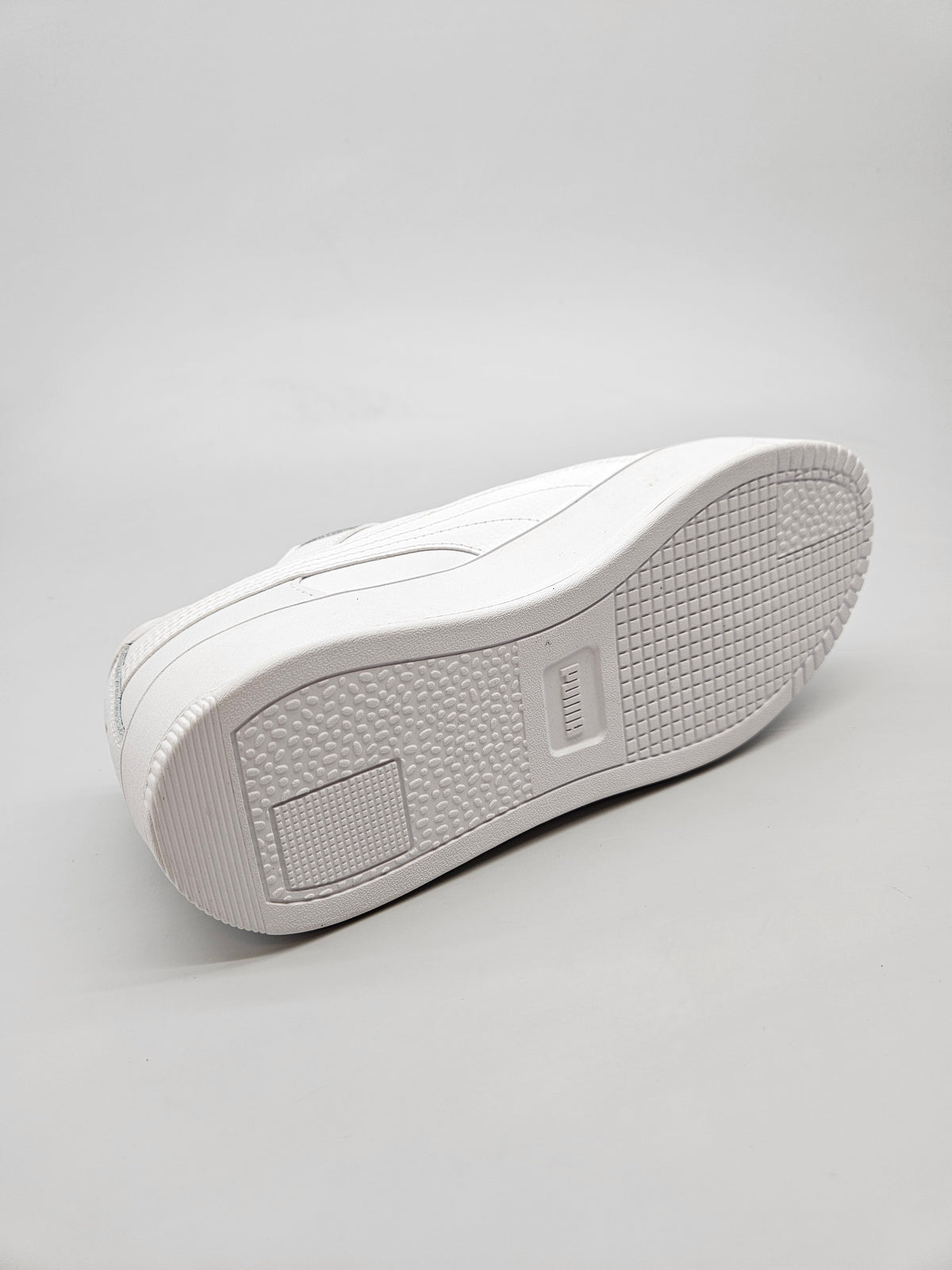 PUMA NOVI ORIGINAL PATIKI BR 40.5