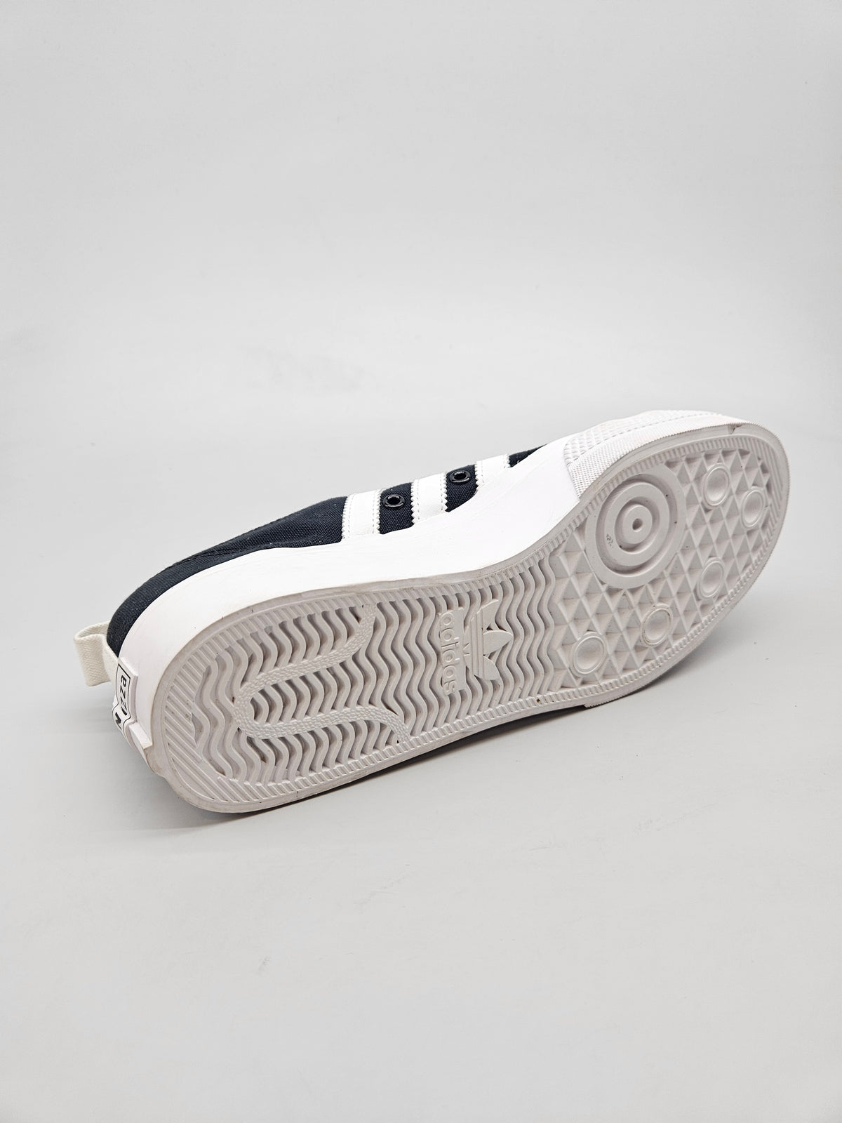 ADIDAS NOVI ORIGINAL PATIKI BR 40.5