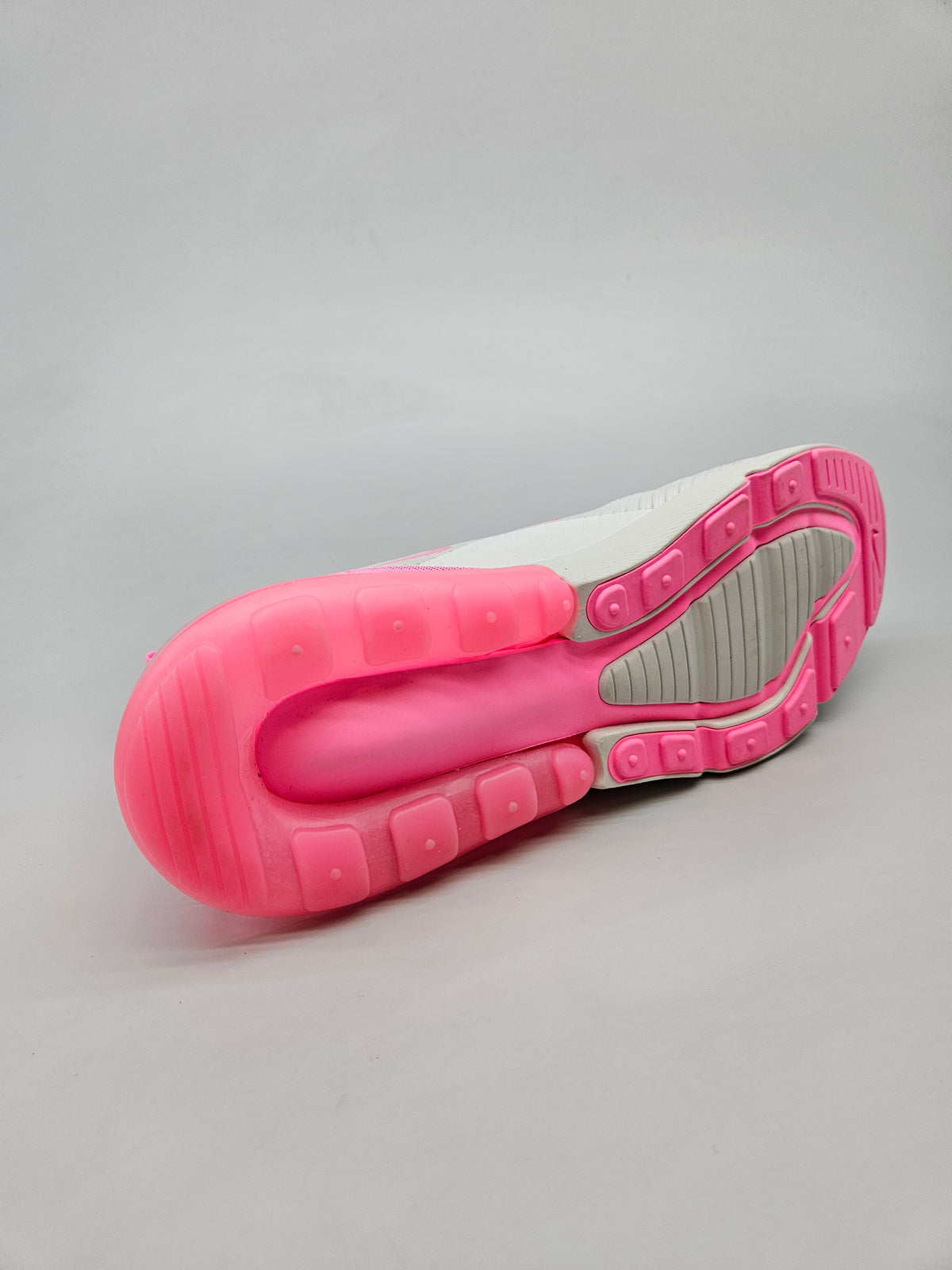 NIKE AIRMAX NOVI ORIGINAL PATIKI BR 38