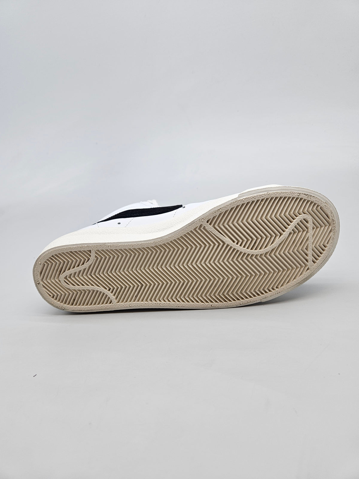 NIKE NOVI ORIGINAL PATIKI BR 39
