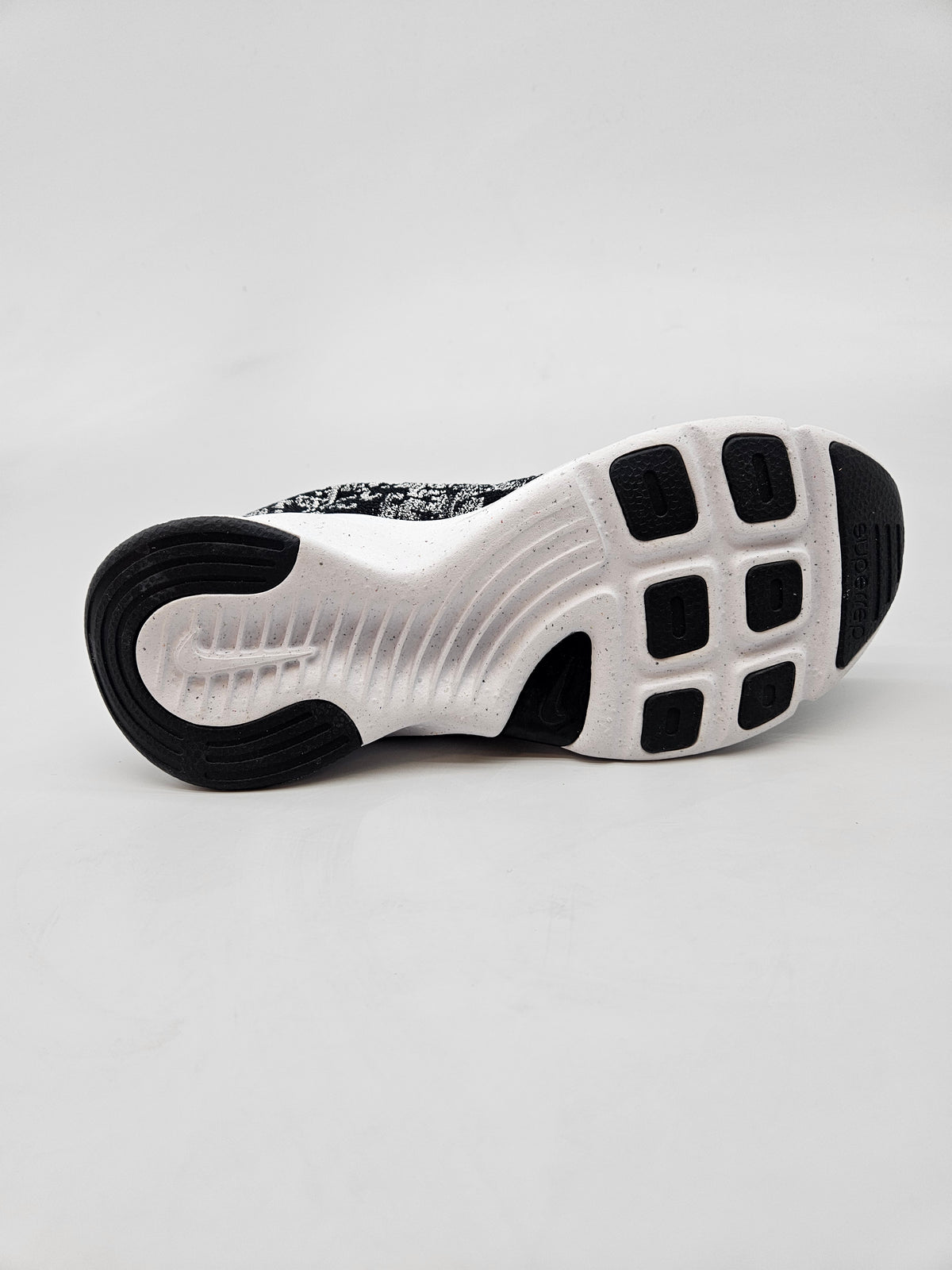 NIKE NOVI ORIGINAL PATIKI BR 37.5