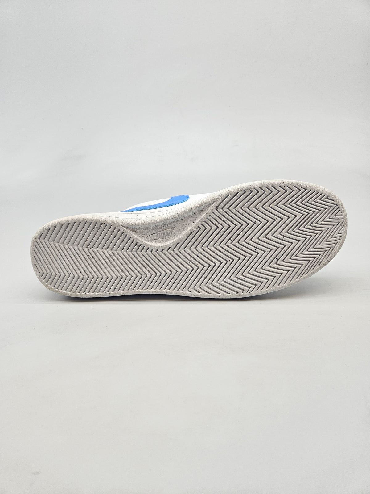 NIKE NOVI ORIGINAL PATIKI BR 43