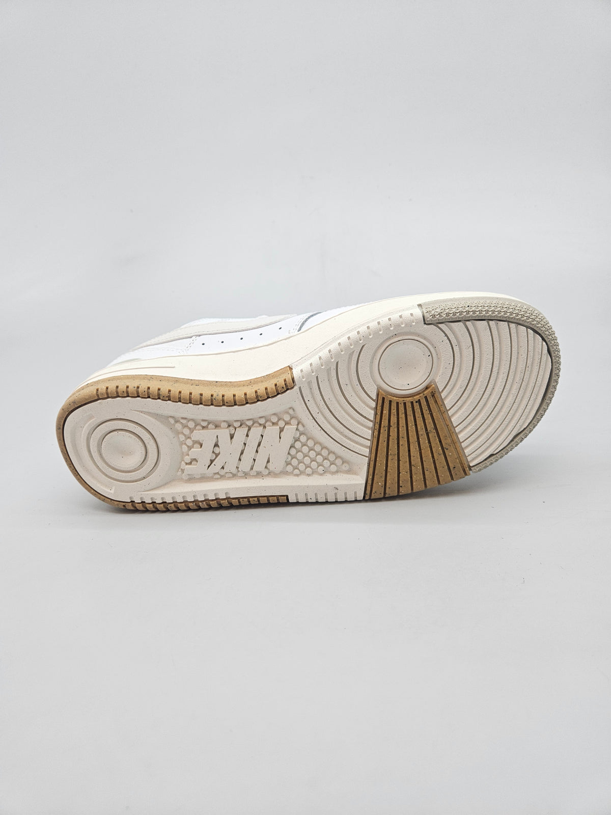NIKE NOVI ORIGINAL PATIKI BR 38