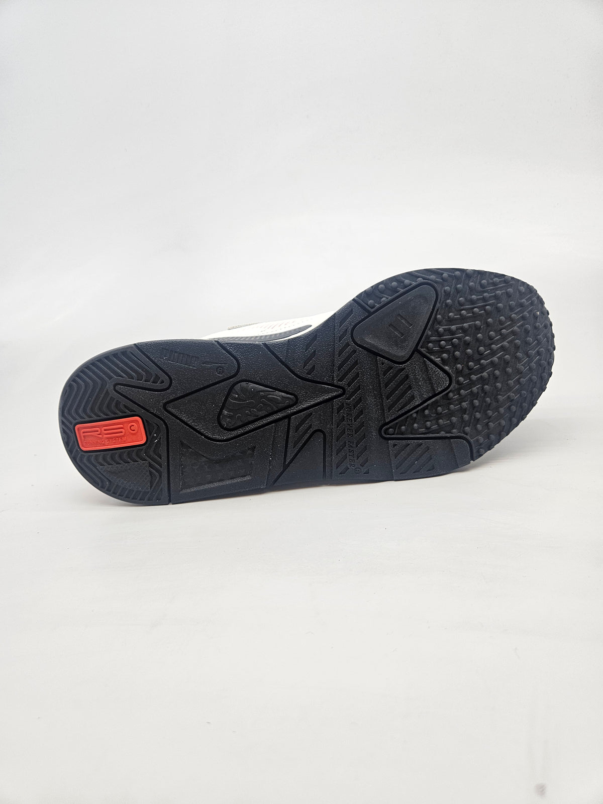 PUMA NOVI ORIGINAL PATIKI BR 40