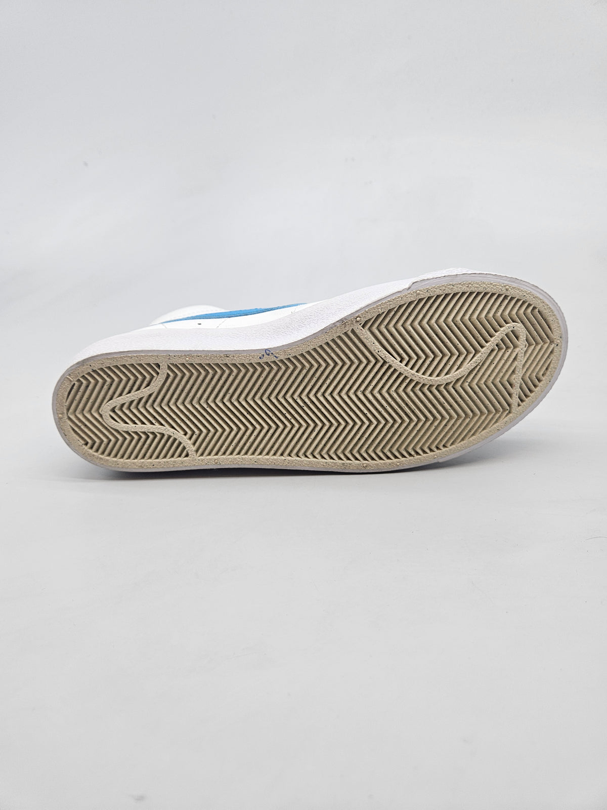 NIKE NOVI ORIGINAL PATIKI BR 36