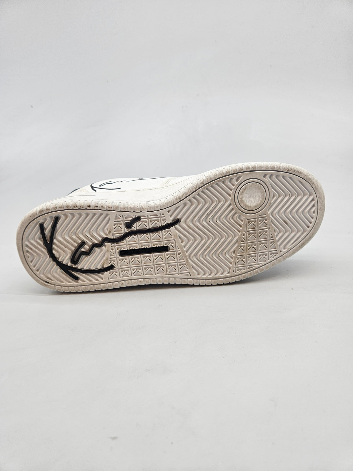 KARL KANI ORIGINAL PATIKI BR 38.5