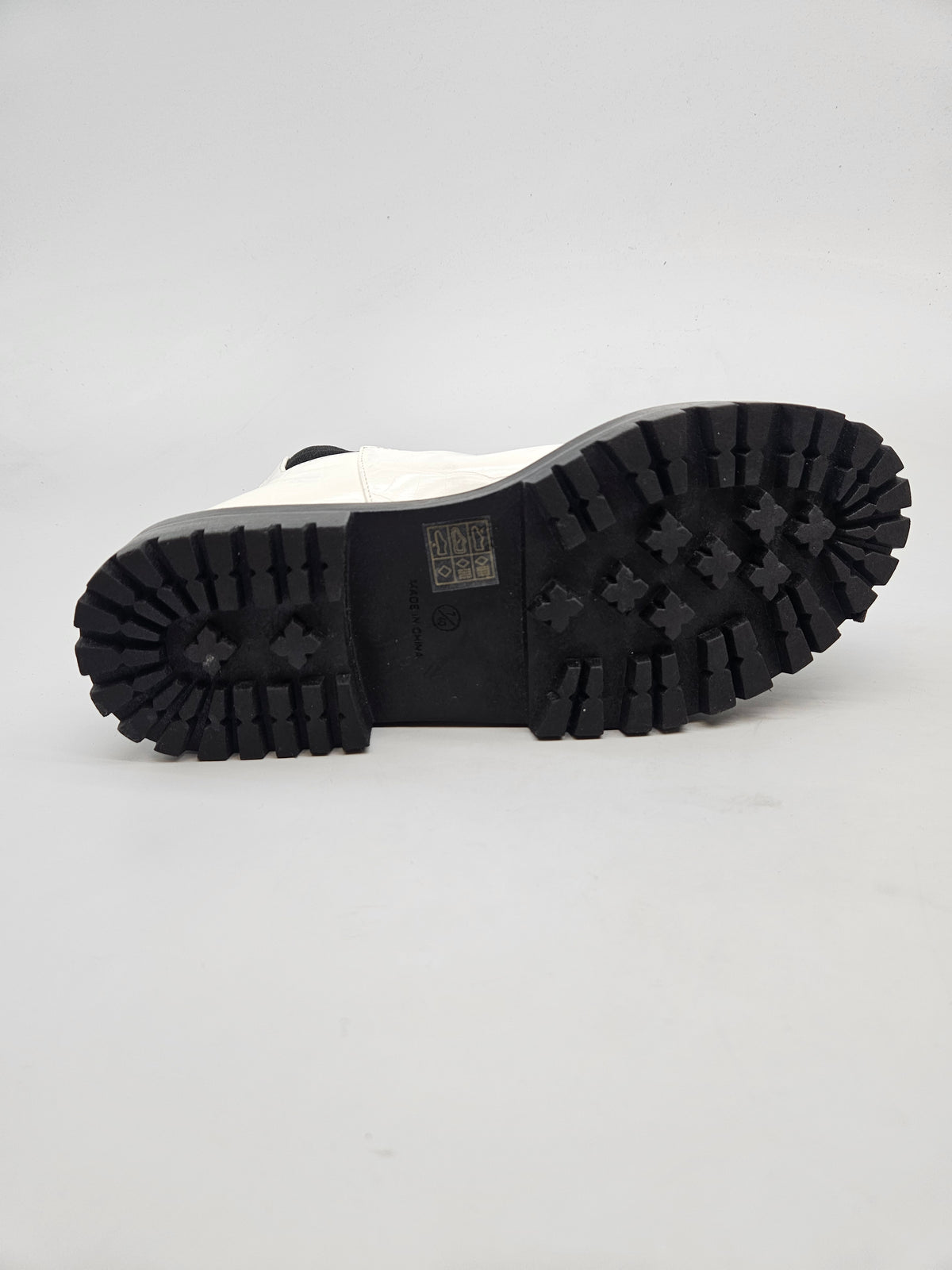 RAID NOVI ORIGINAL CIZMI BR 40