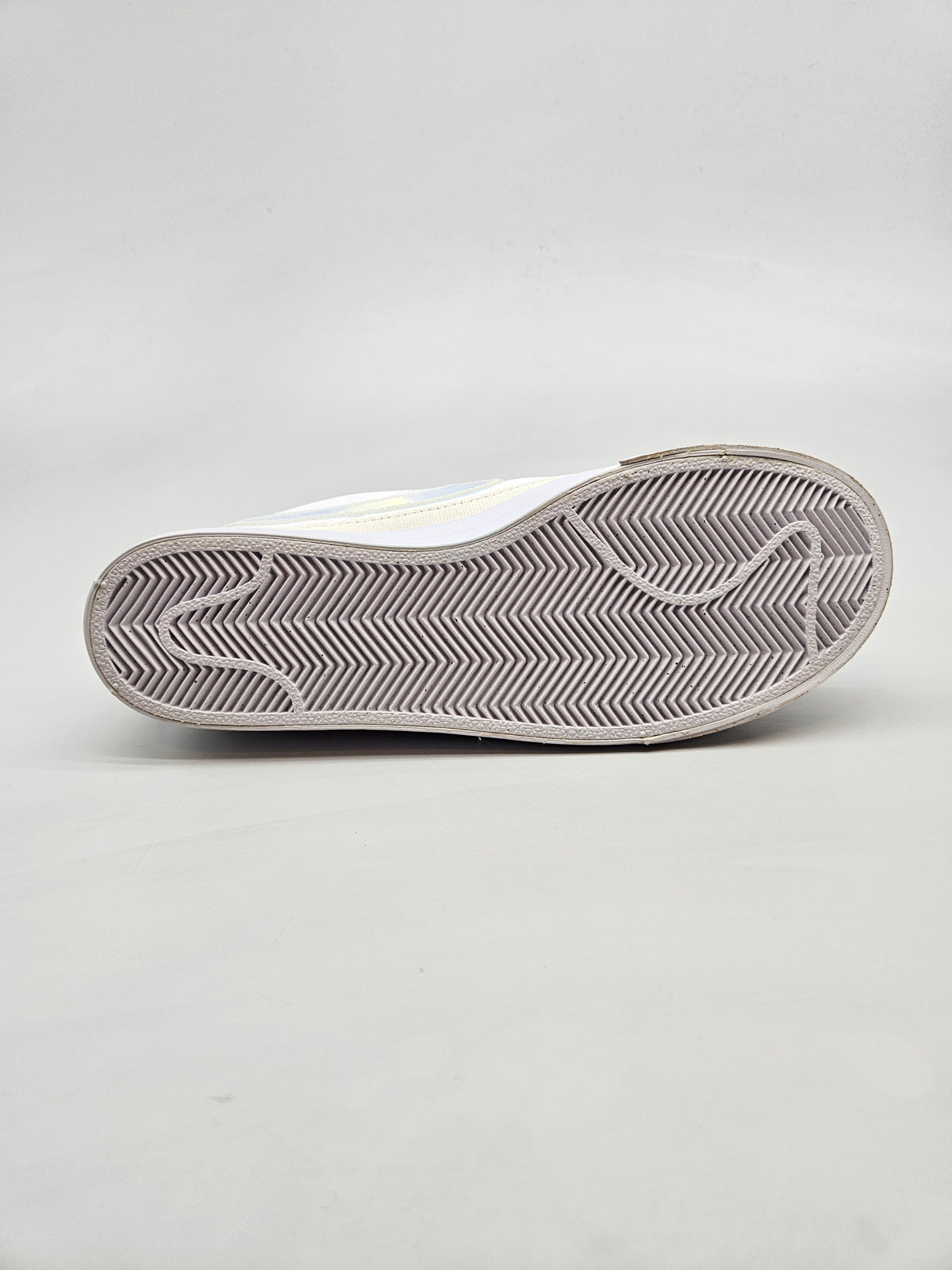 NIKE NOVI ORIGINAL PATIKI BR 39