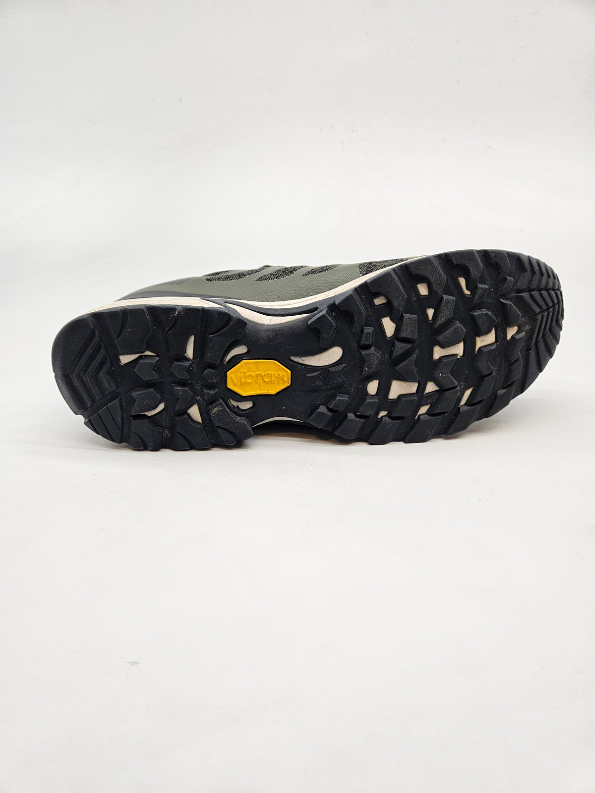 HUMAN NATURE VIBRAM ORIGINAL VODOOTPORNI PATIKI BR 41