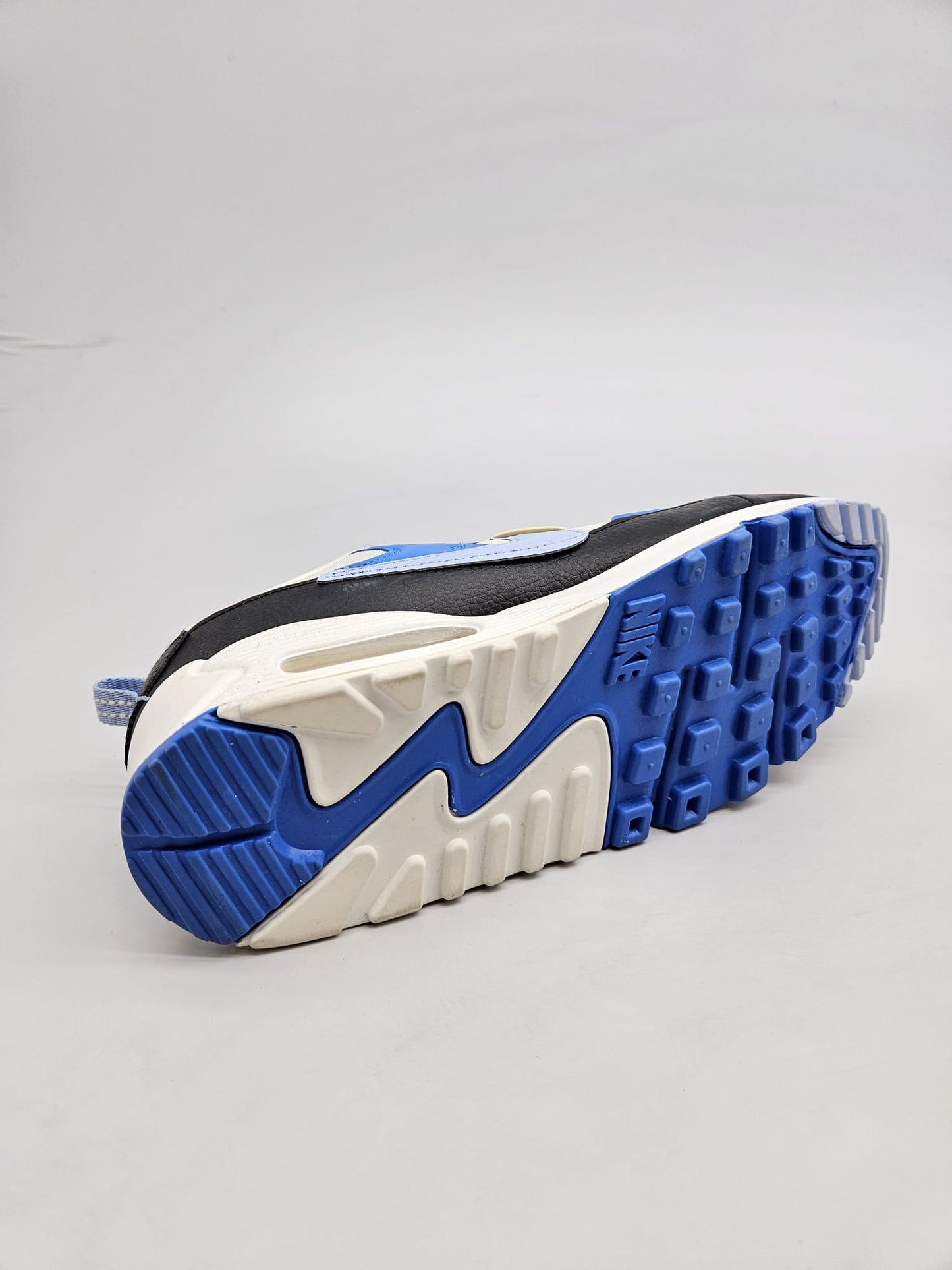 NIKE AIRMAX NOVI ORIGINAL PATIKI BR 38.5