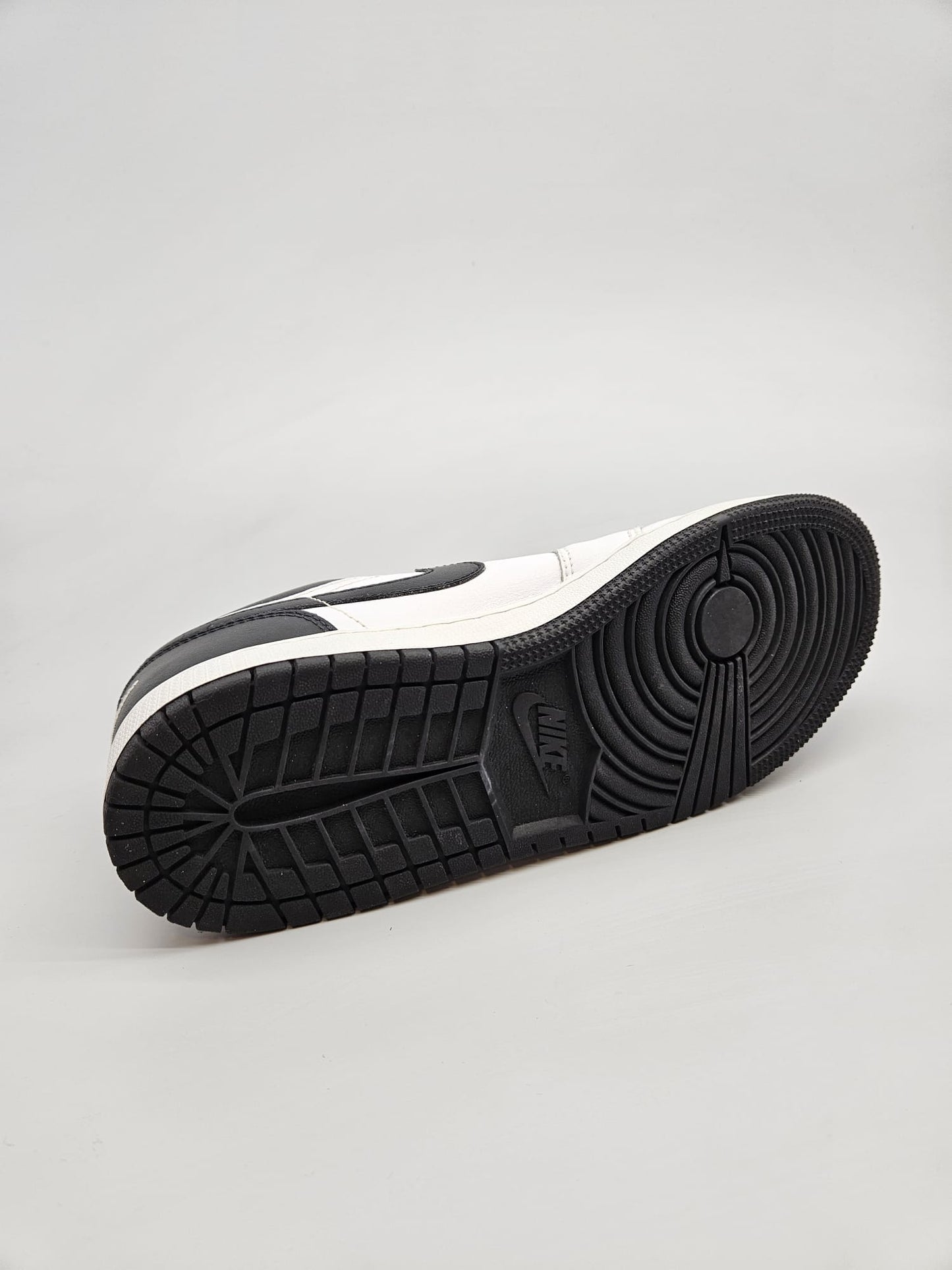NIKE JORDAN NOVI ORIGINAL PATIKI BR 38.5