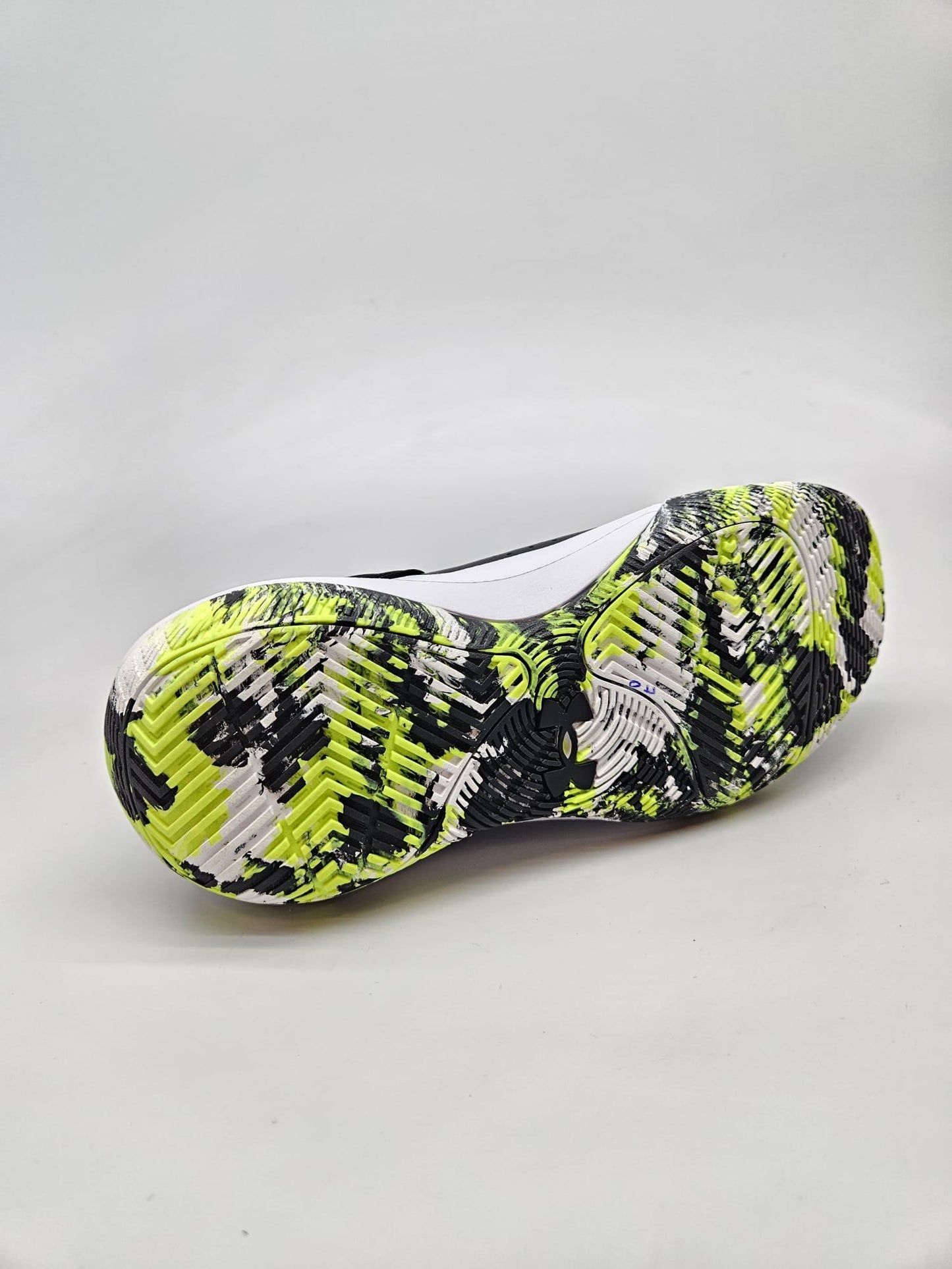 UNDER ARMOUR NOVI ORIGINAL PATIKI BR 40
