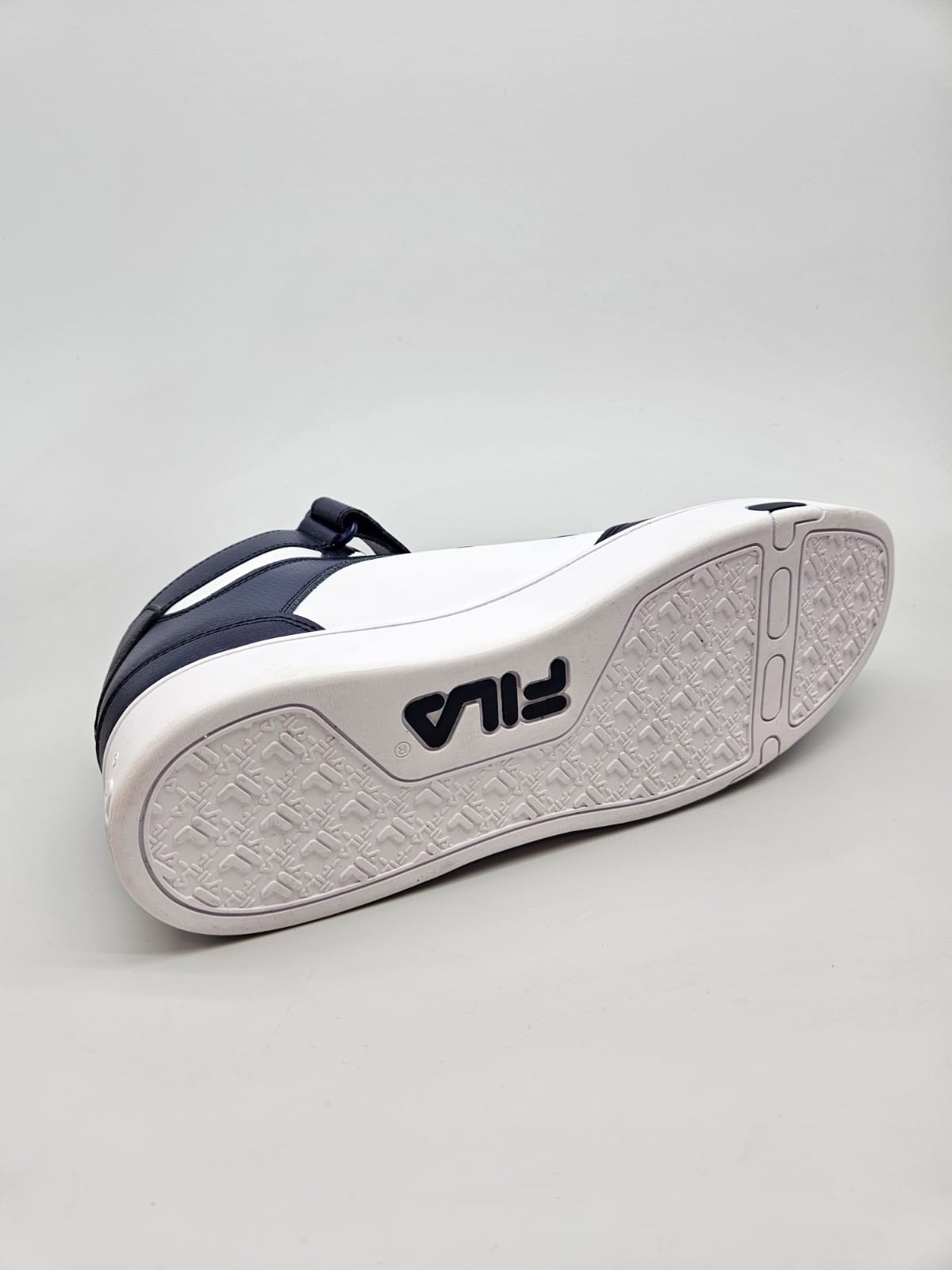 FILA NOVI ORIGINAL PATIKI BR 46