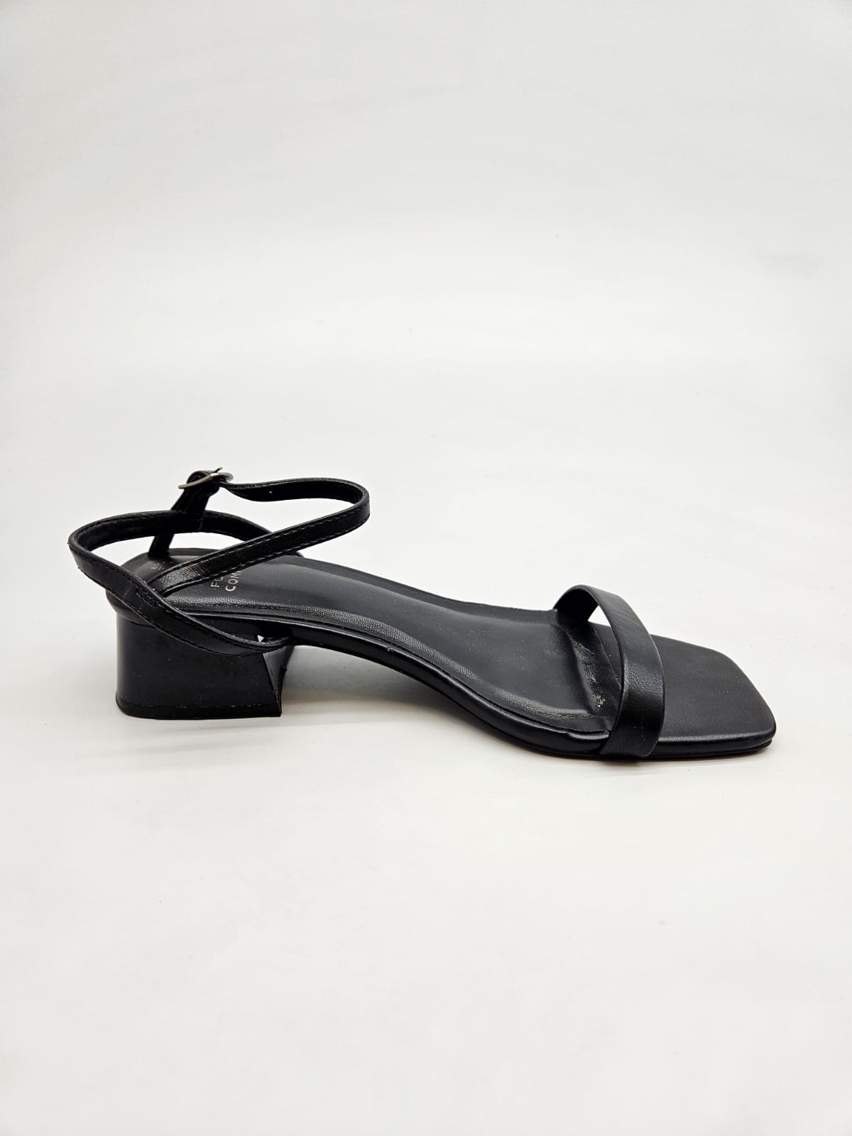 NEXT NOVI ORIGINAL SANDALI BR 37.5